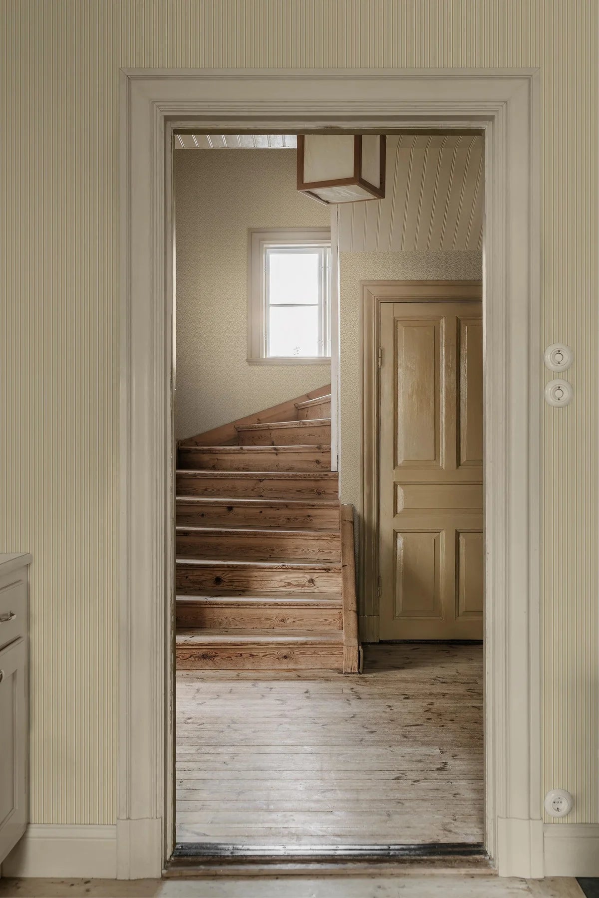 IDA Yellow and White Floral Pattern Wallpaper