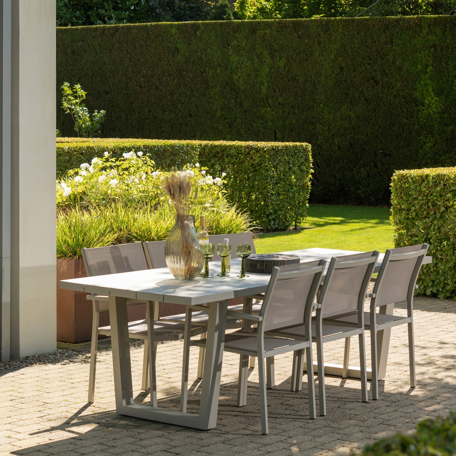 Zahradní stůl BEAR pískově šedý