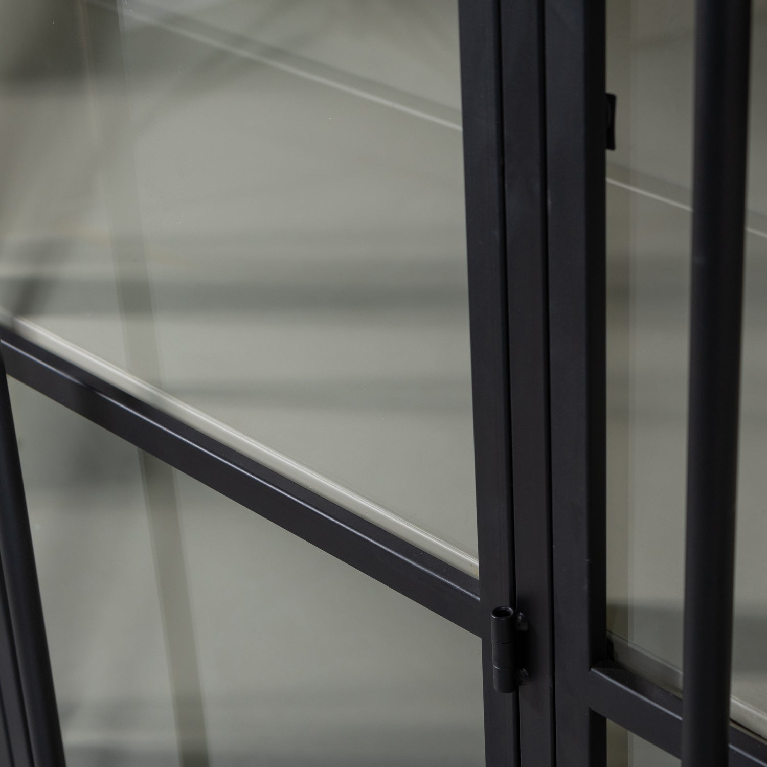 2-door display cabinet EXHIBIT black