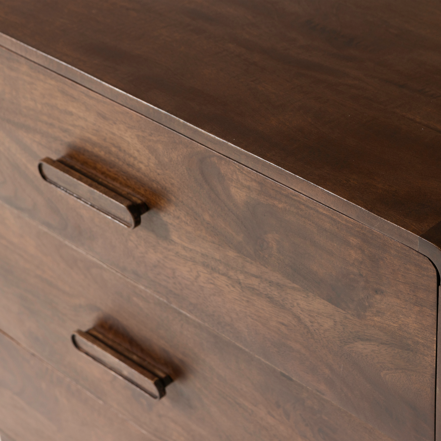 Komoda LIYA z mangového dřeva