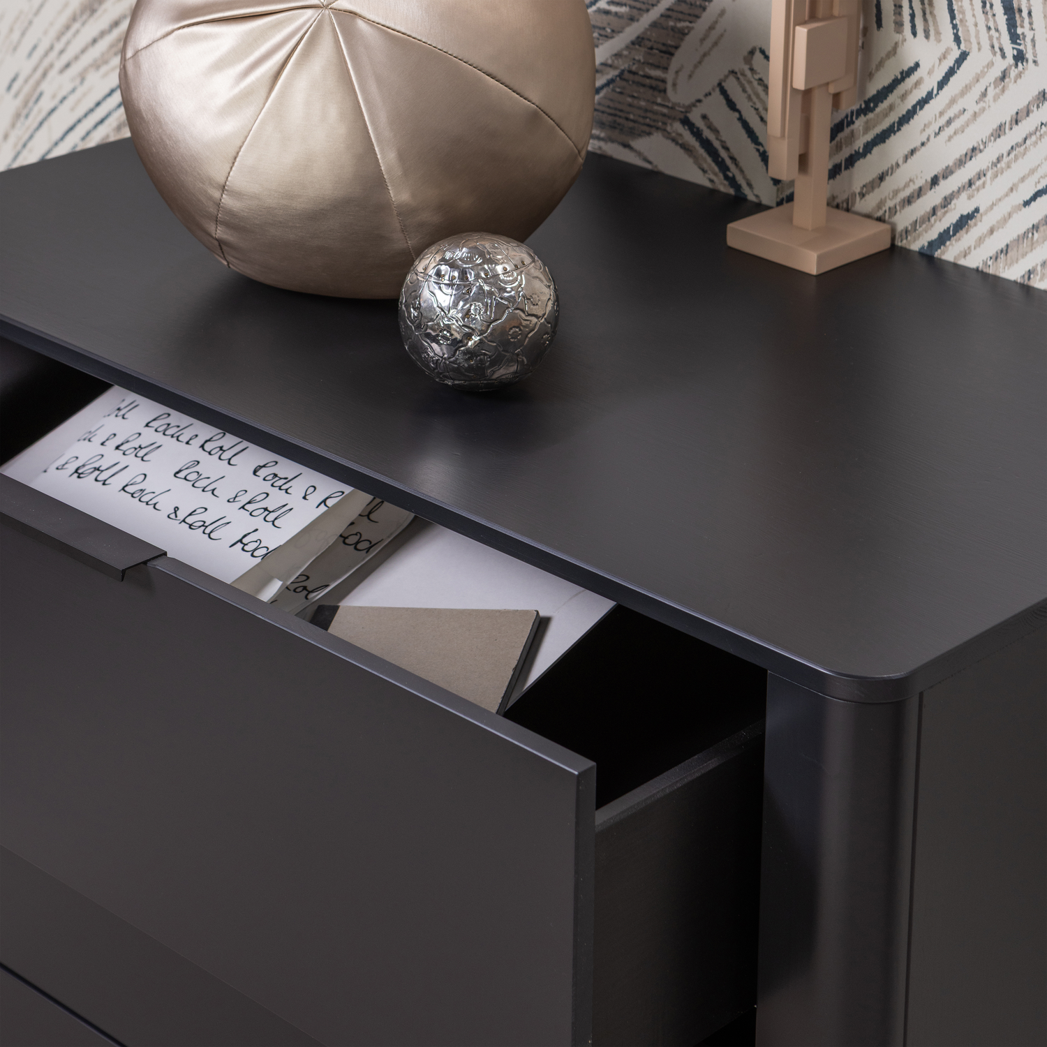 GUNNAR Black Drawer Chest