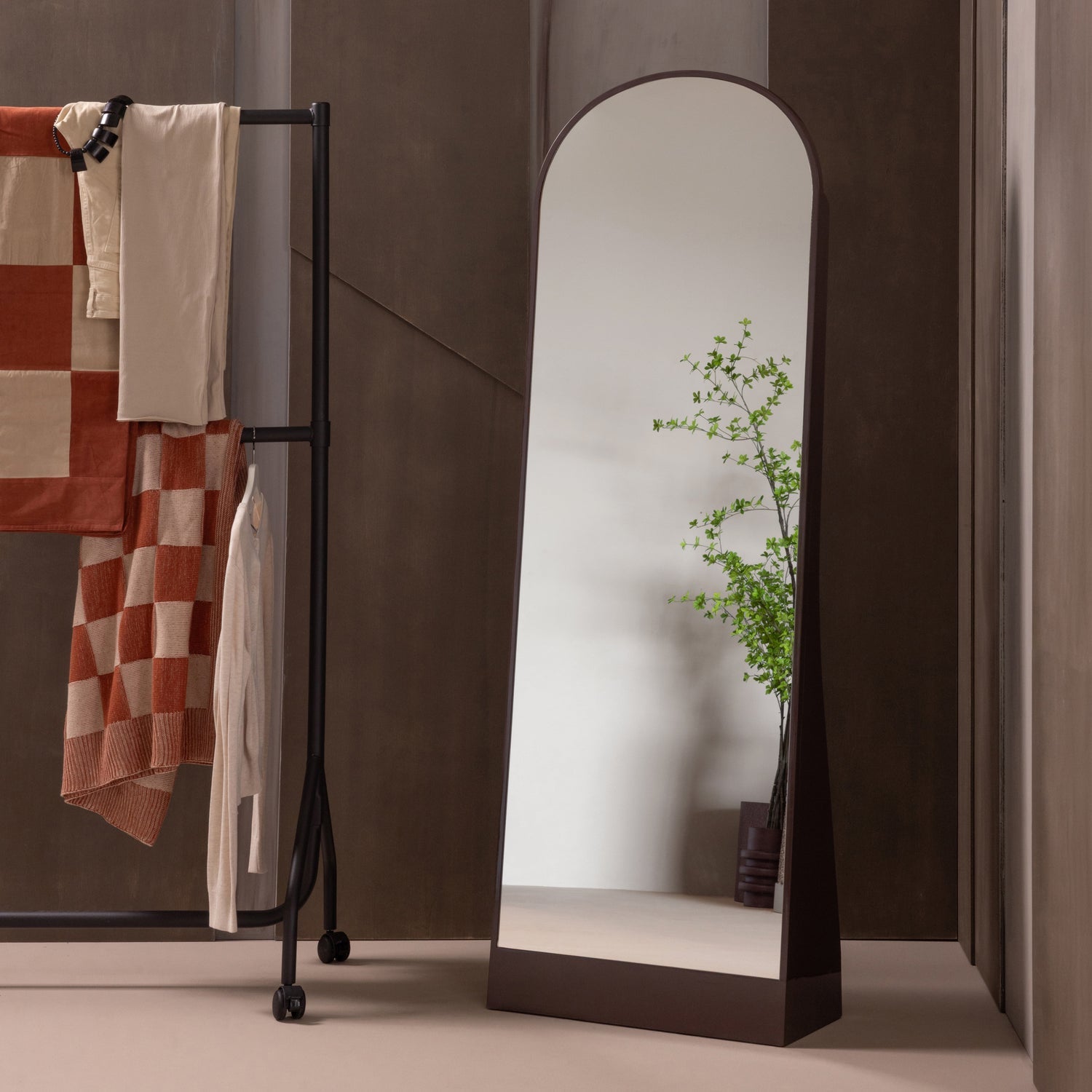 SOLARI Standing Mirror Brown