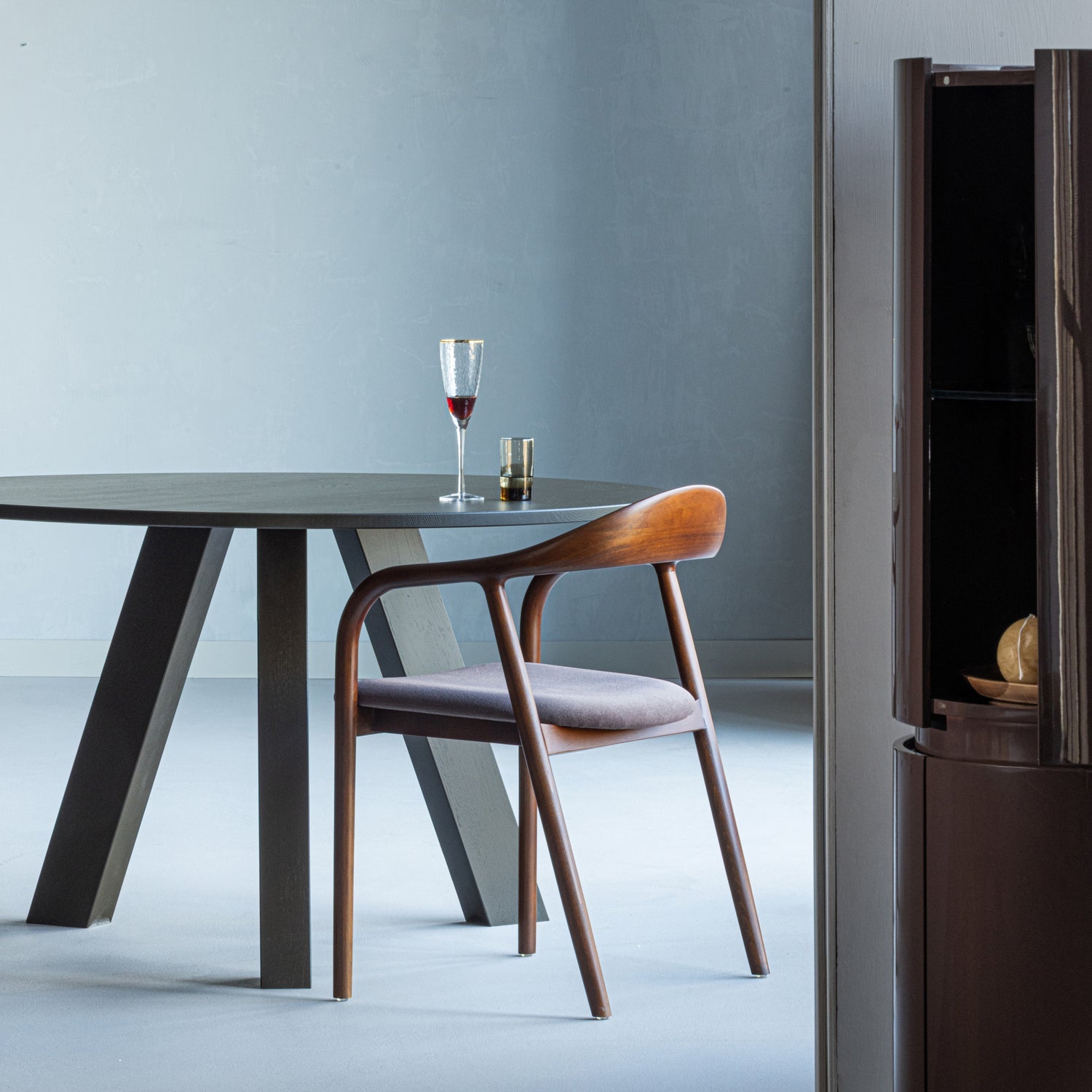 BRAN Chair in Brown Beech Wood with Brown Upholstery