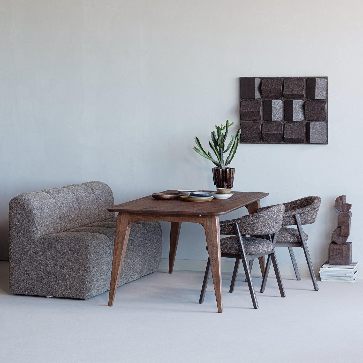 RUBO Mango Wood Table