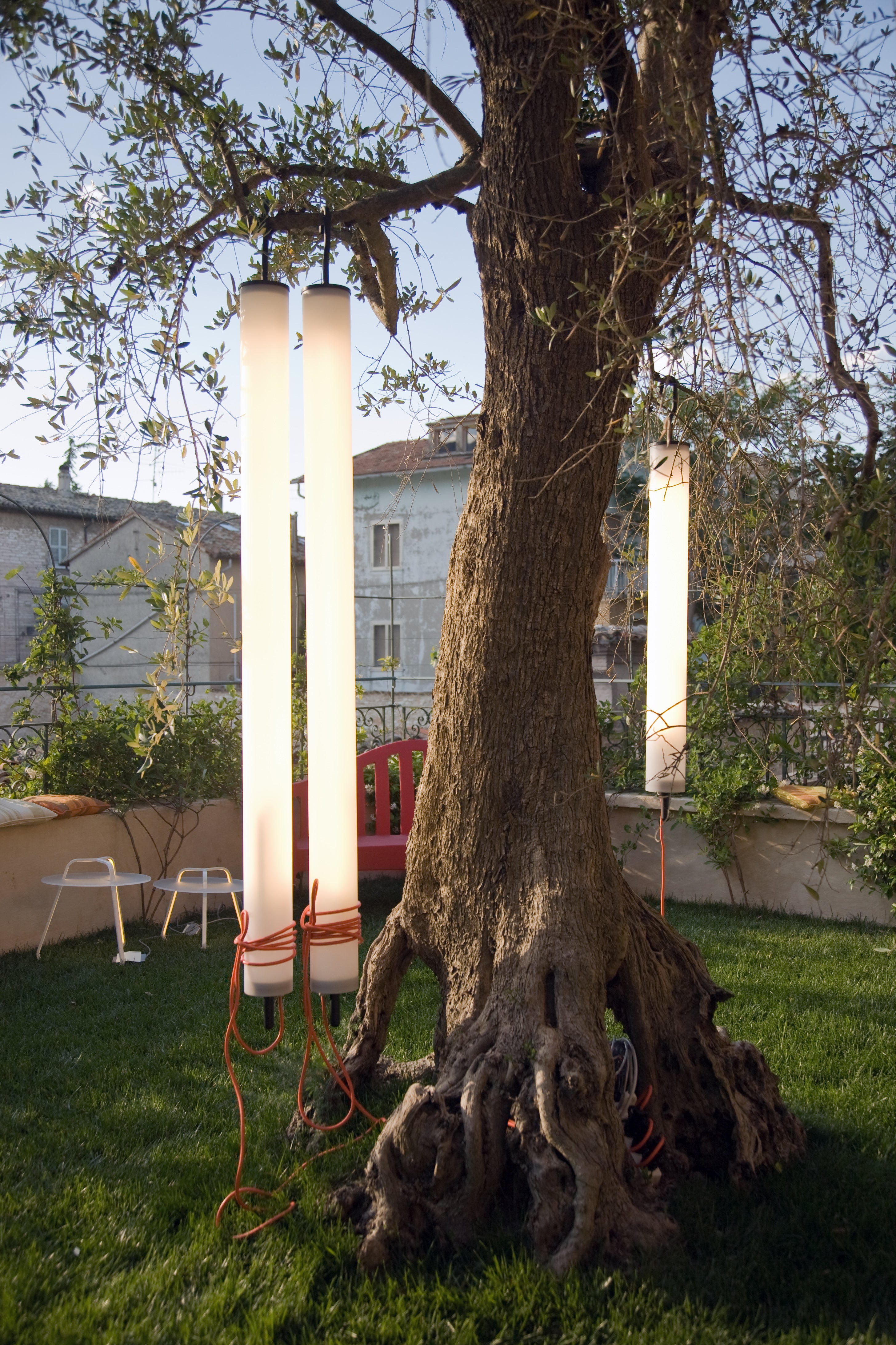 Lampa wisząca zewnętrzna PISTILLO biały
