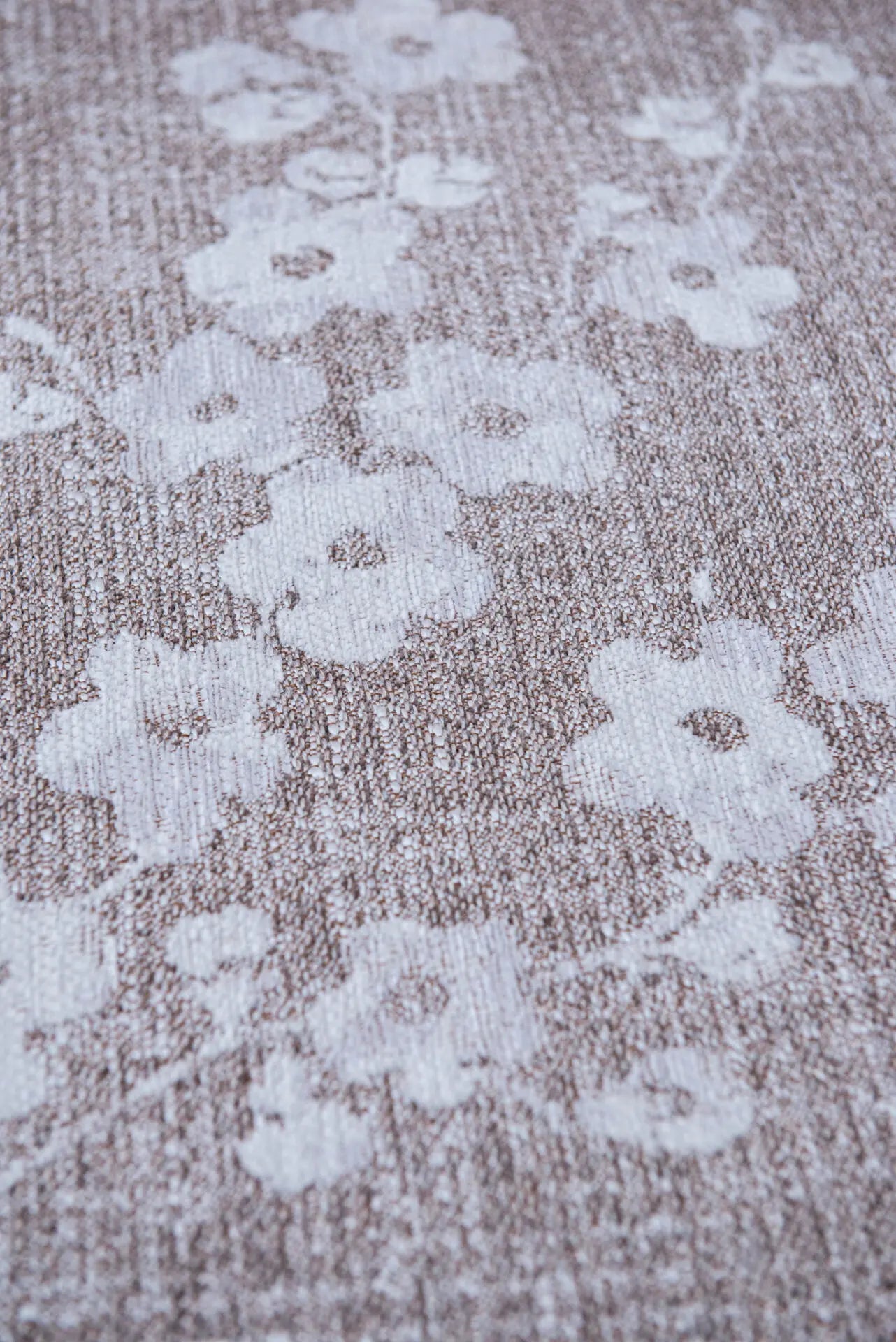 Beige Oval Rug SAKURA with White