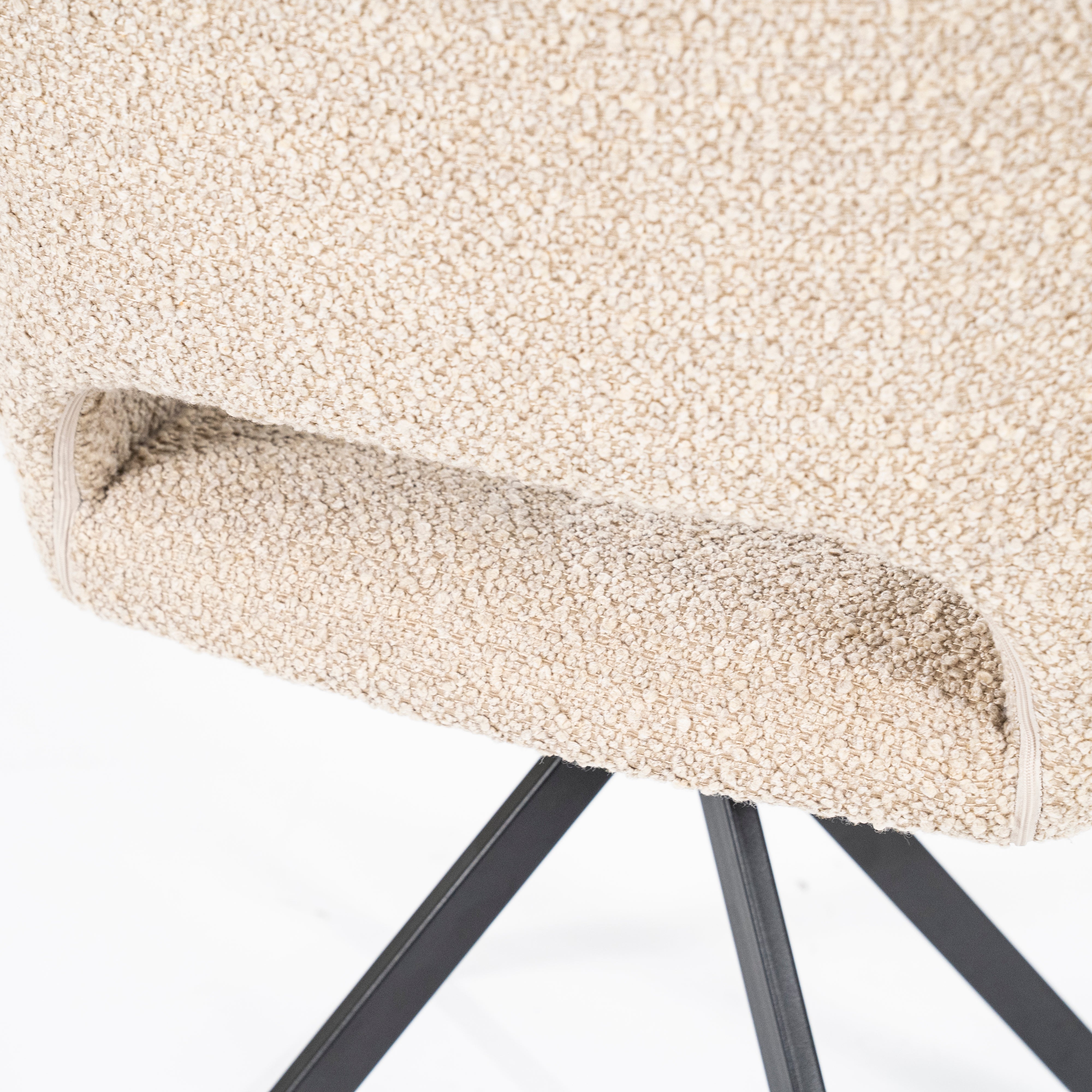 Židle FABIO písková s černým podstavcem