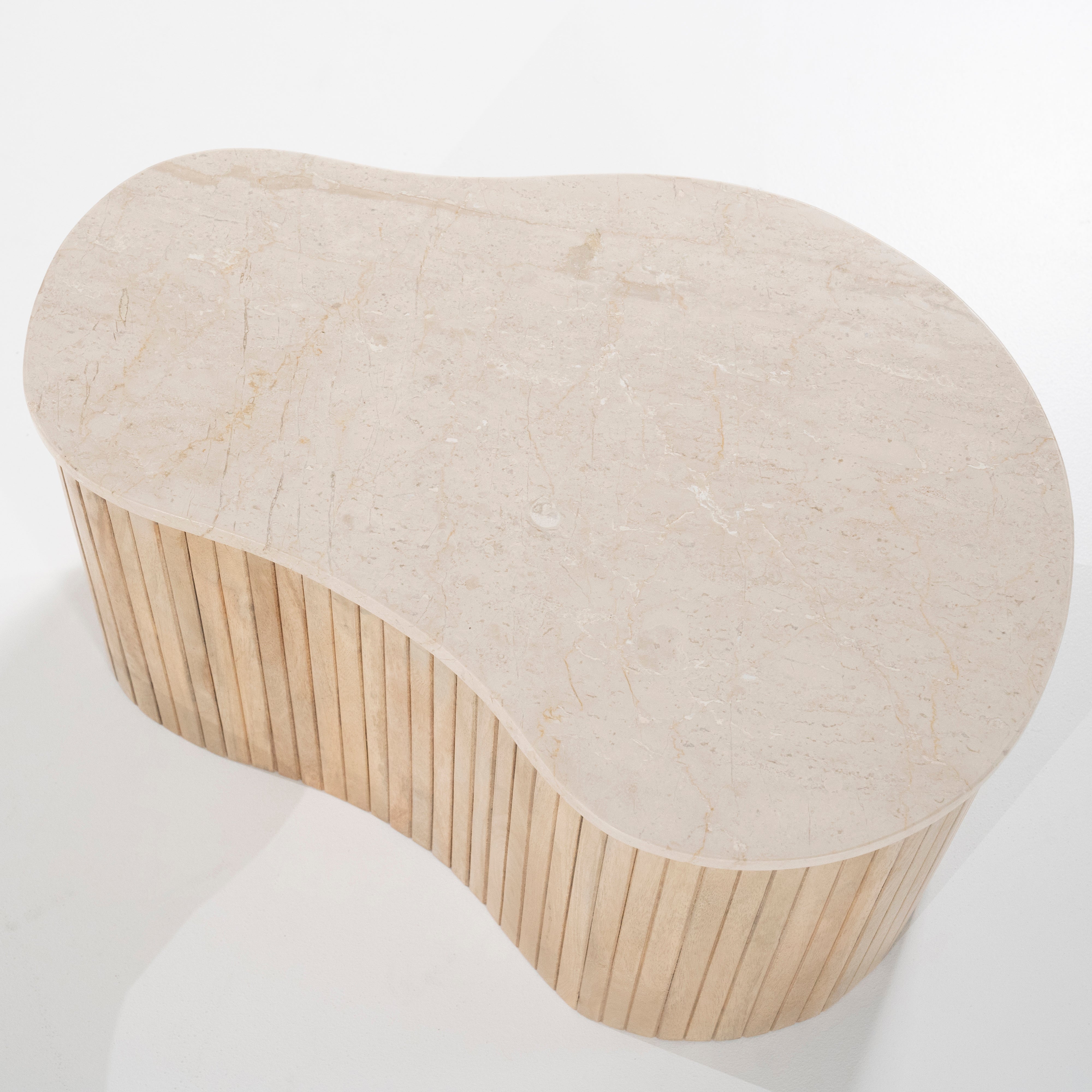 Boční stolek KIRA z mangového dřeva s mramorovou deskou