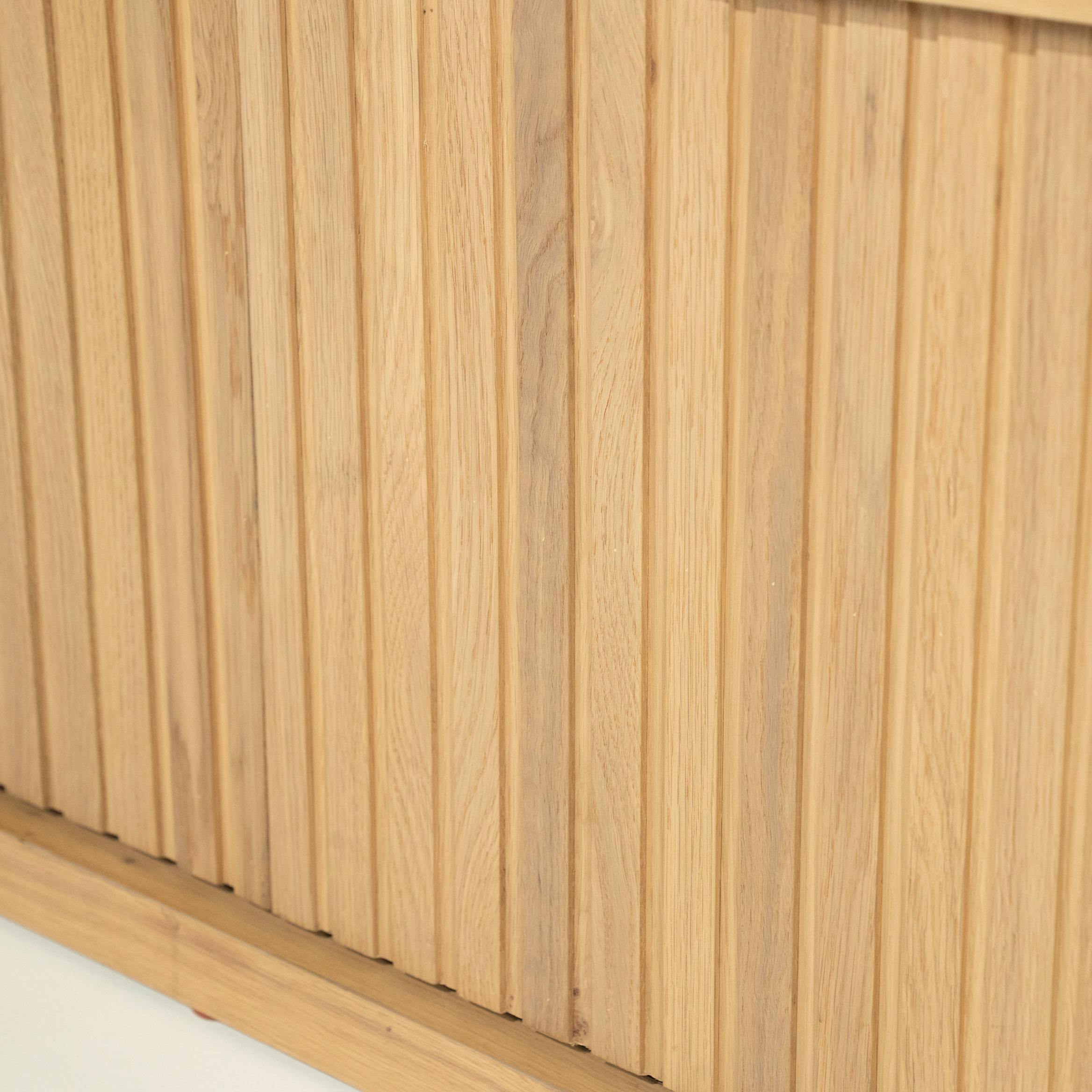 Televizní stolek MILO z dubového dřeva