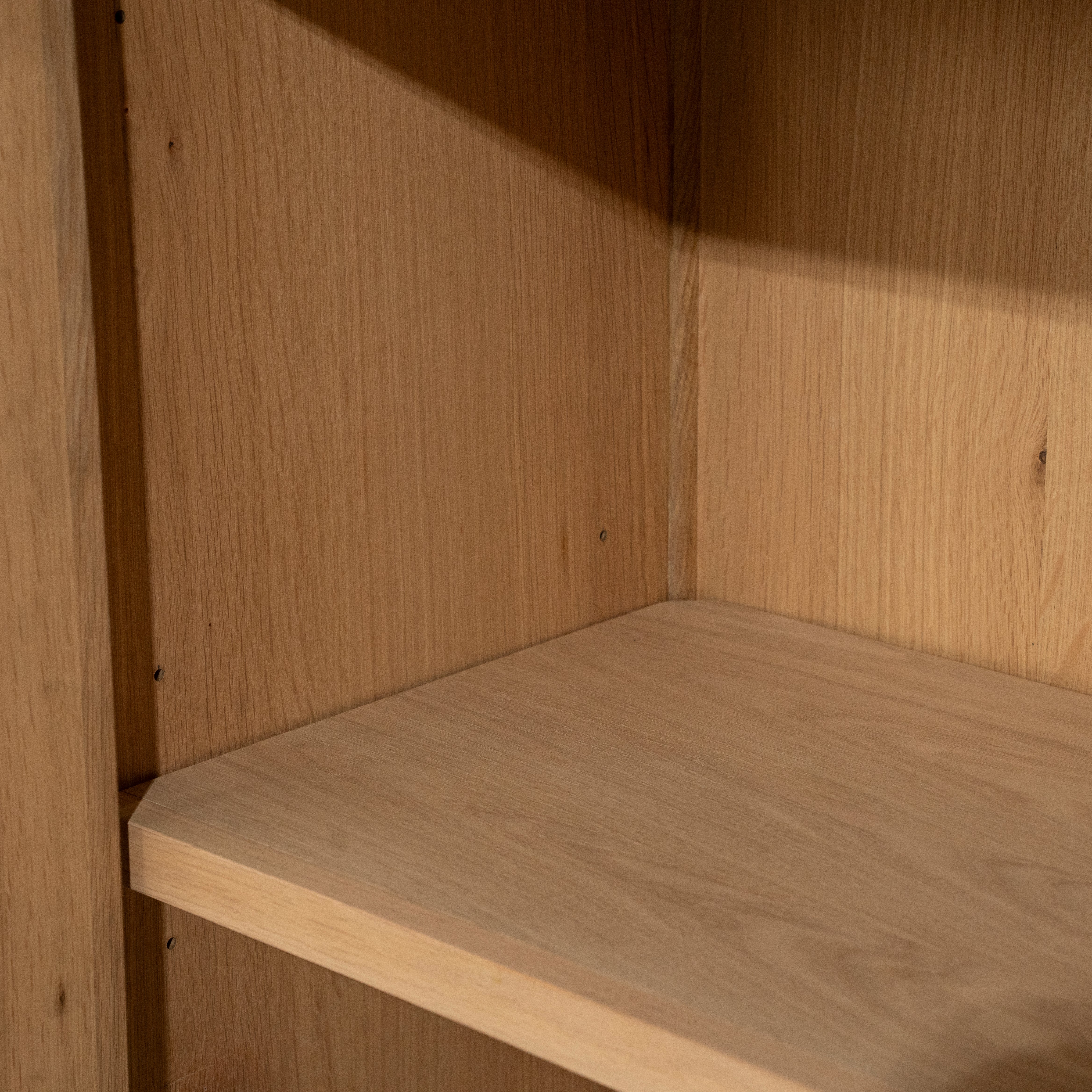 Skříň JAKE dubové dřevo