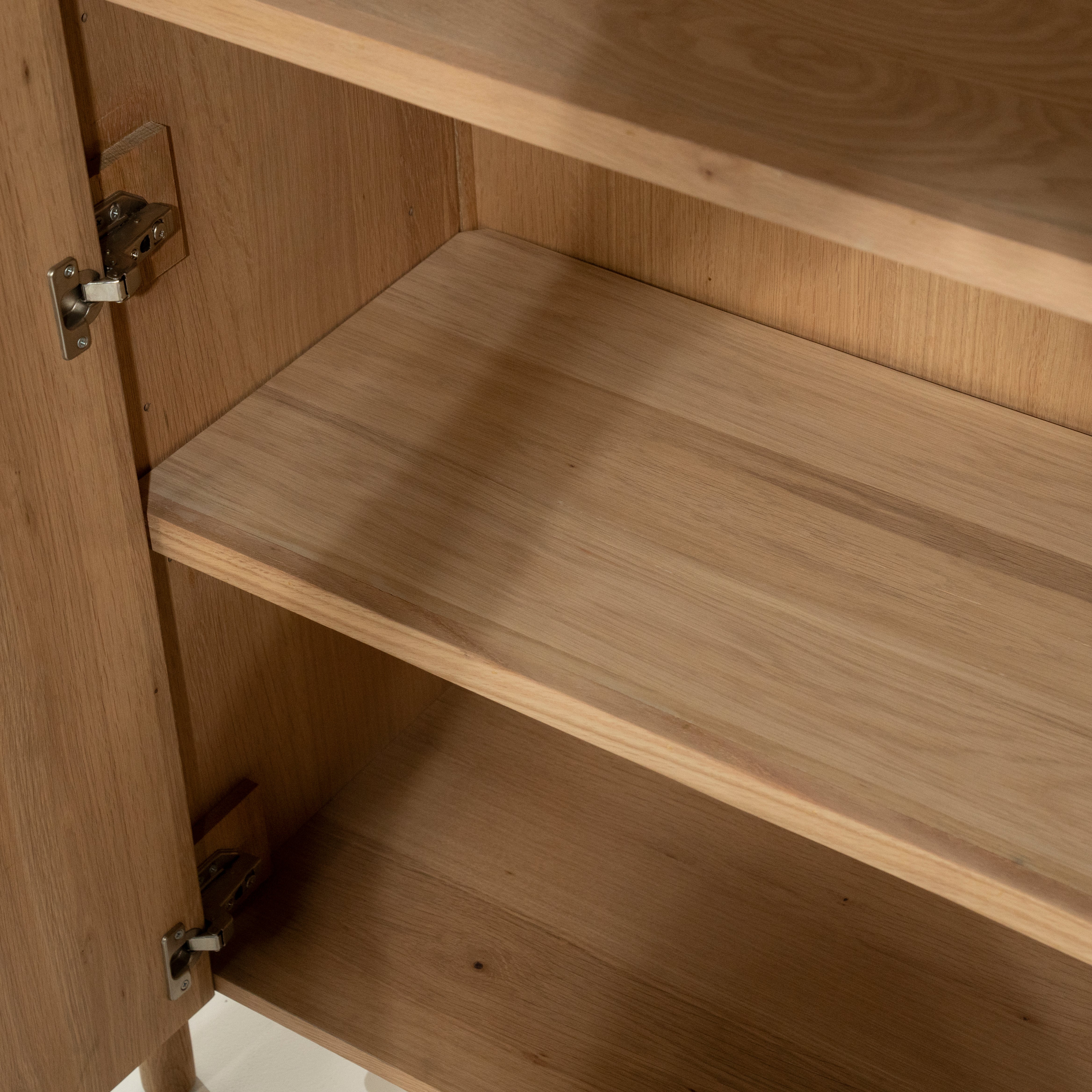 Skříň JAKE dubové dřevo