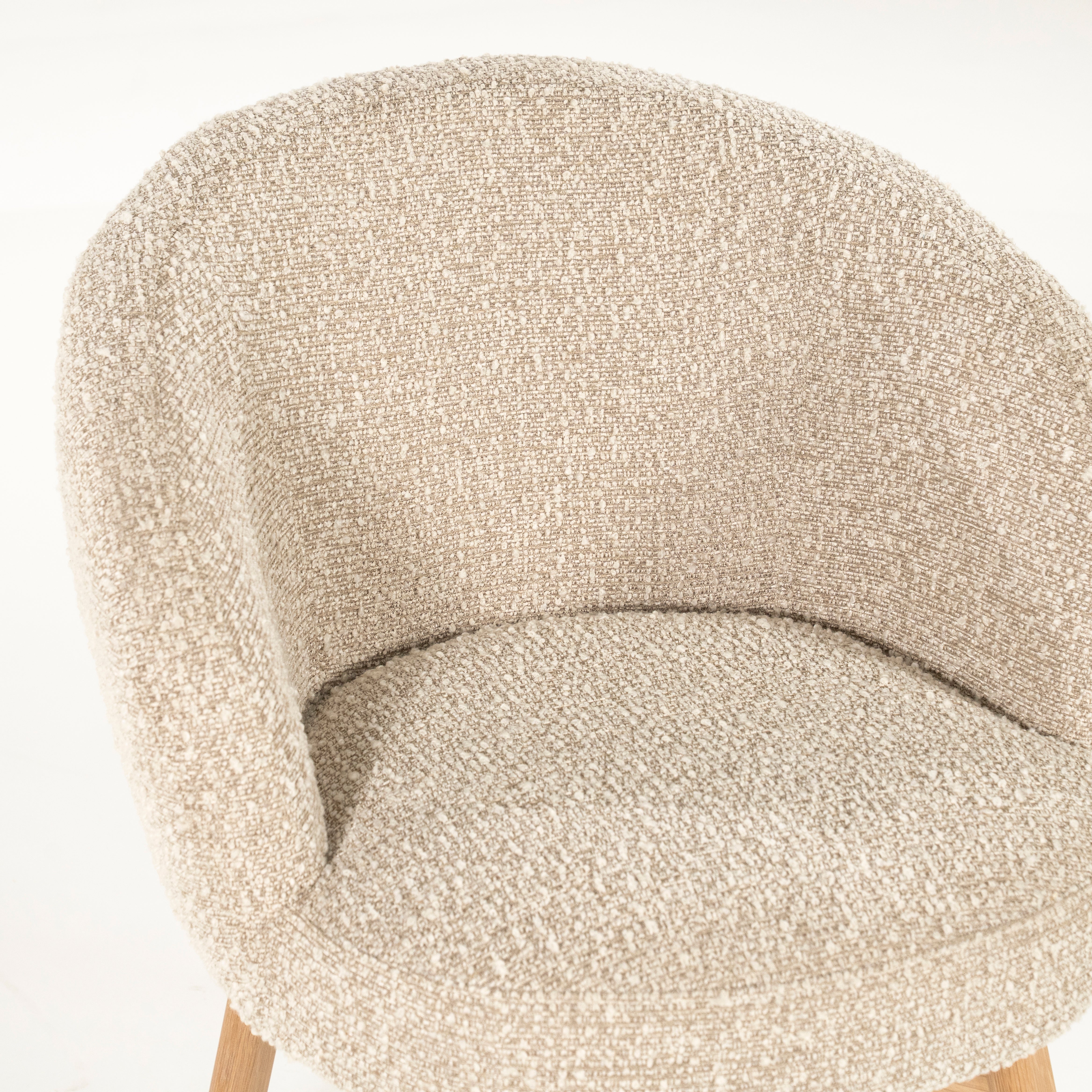 Krzesło obrotowe LIVIA beżowy z drewnianą podstawą – Eleonora