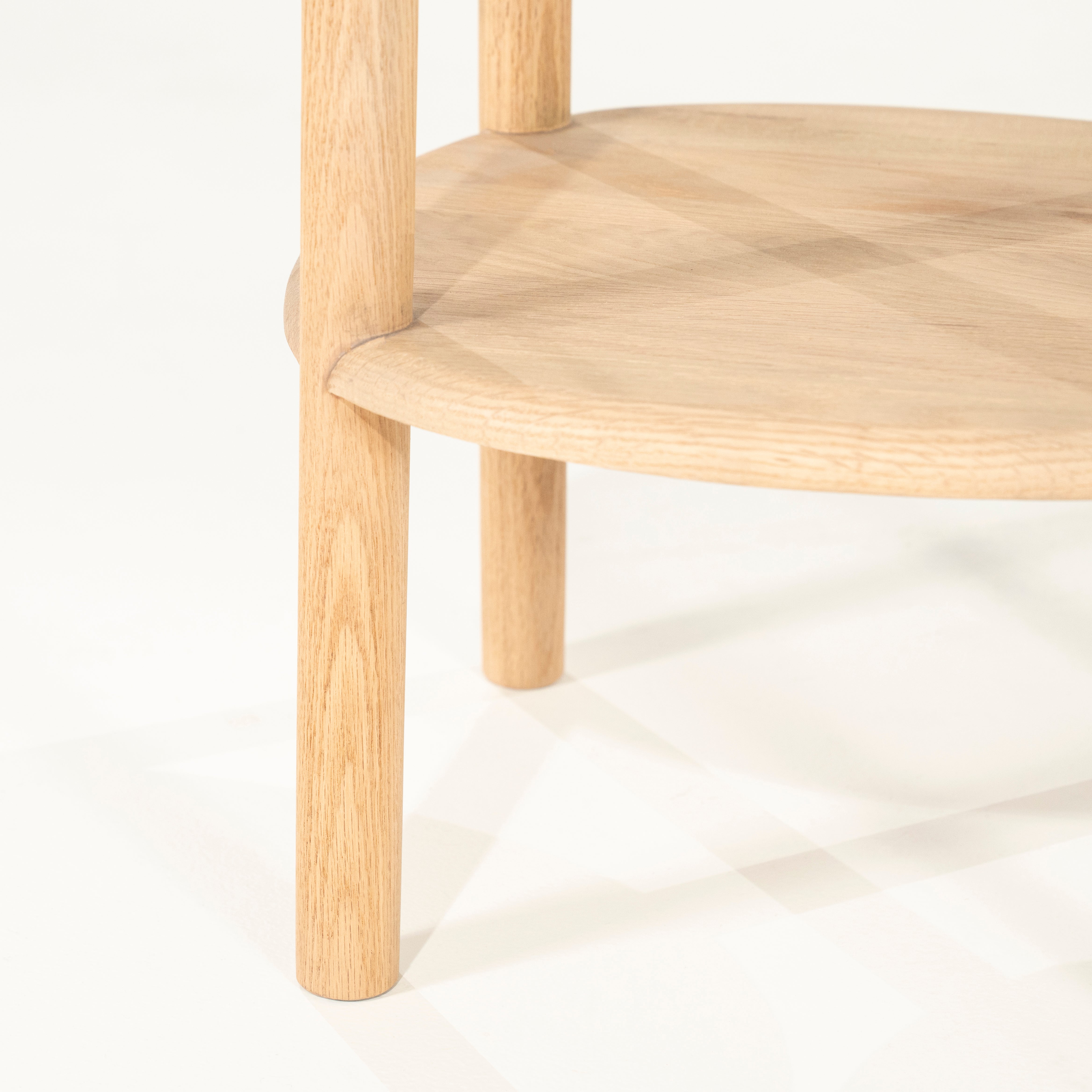 CLEO side table made of oak wood with a glass top