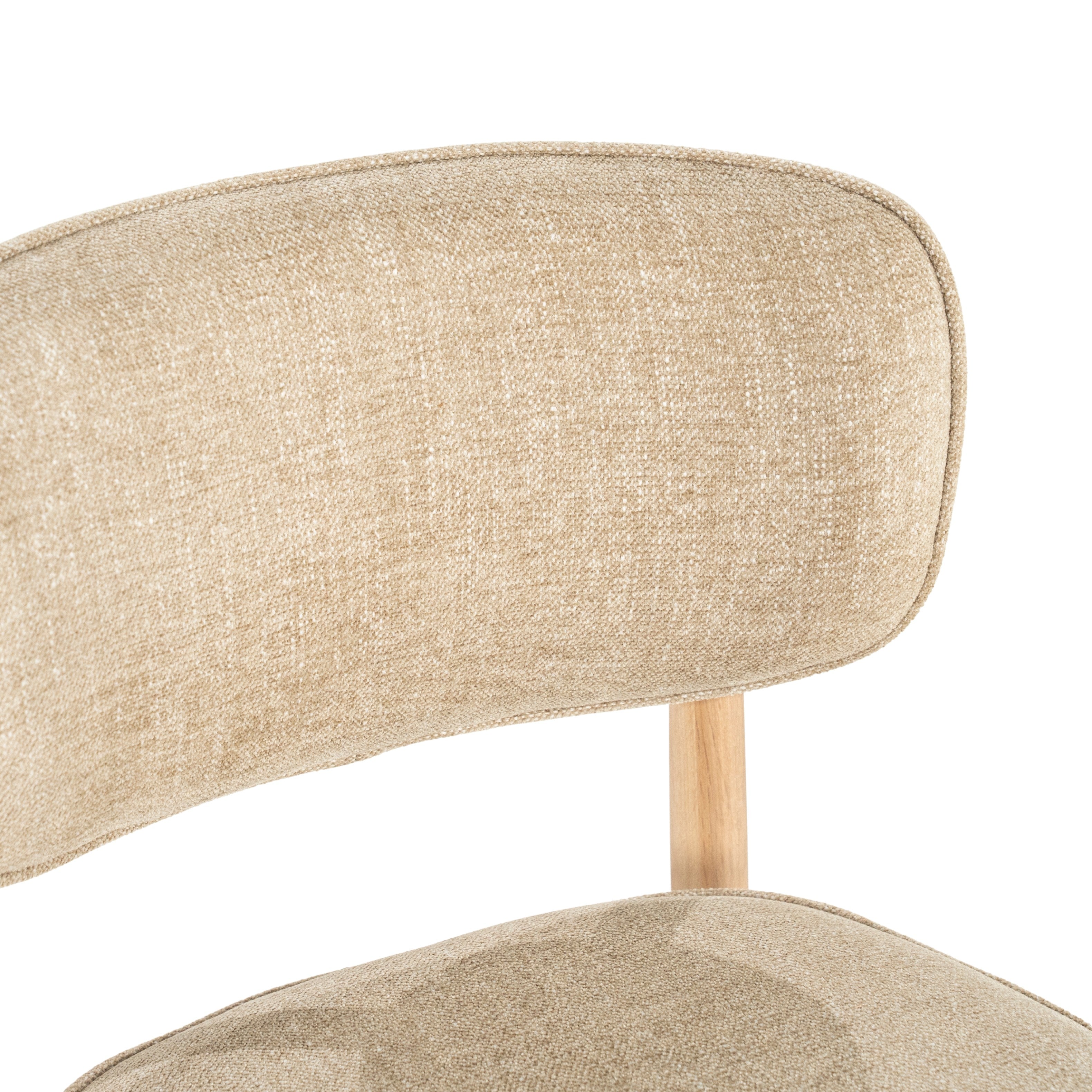 RUNE Chair in Beige with a Light Oak Base