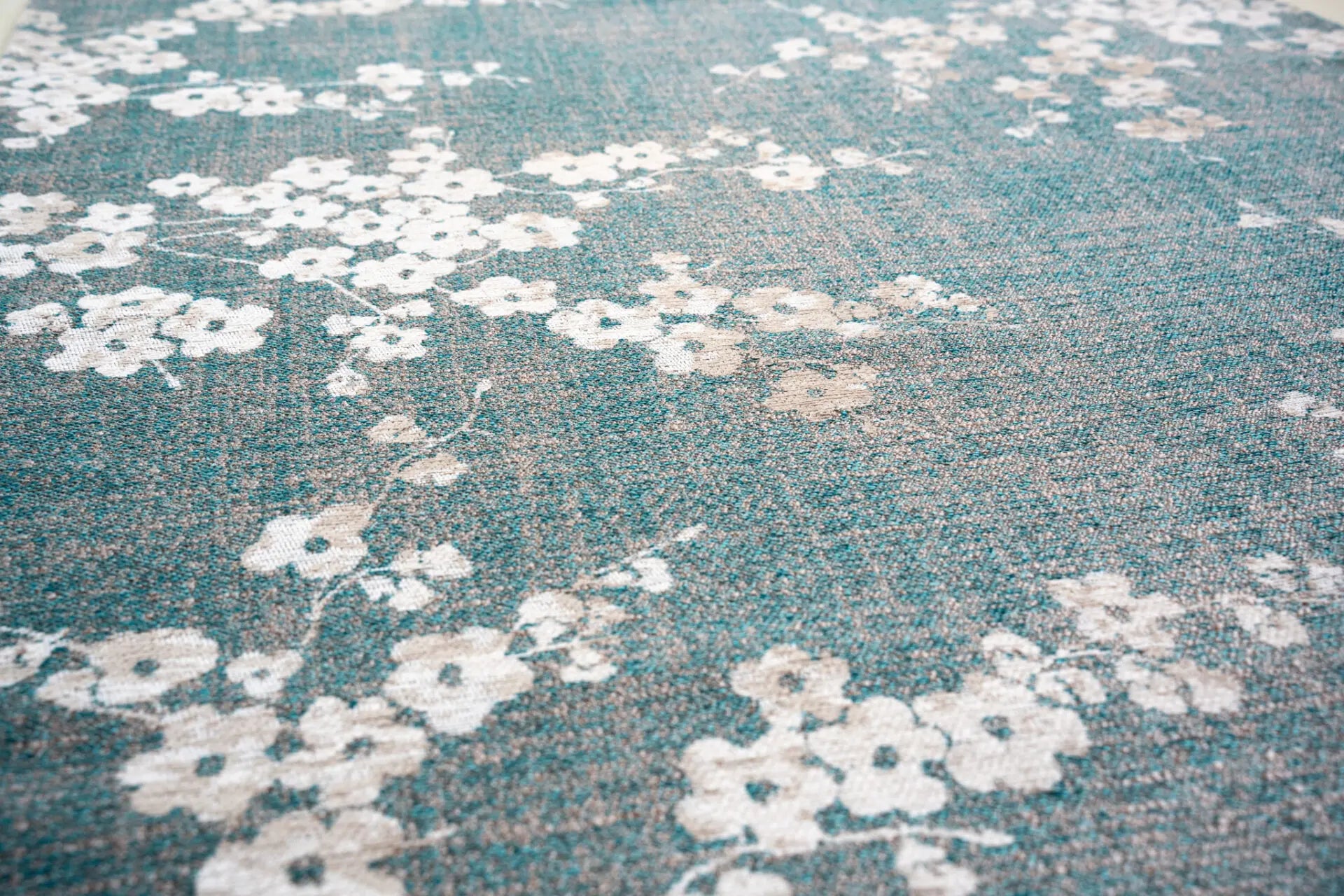 Oval rug SAKURA blue with white