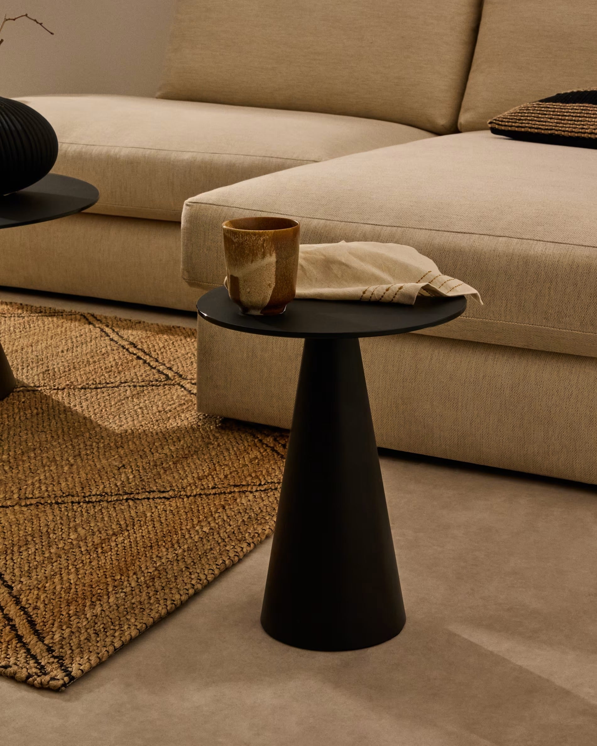 WILSHIRE black side table