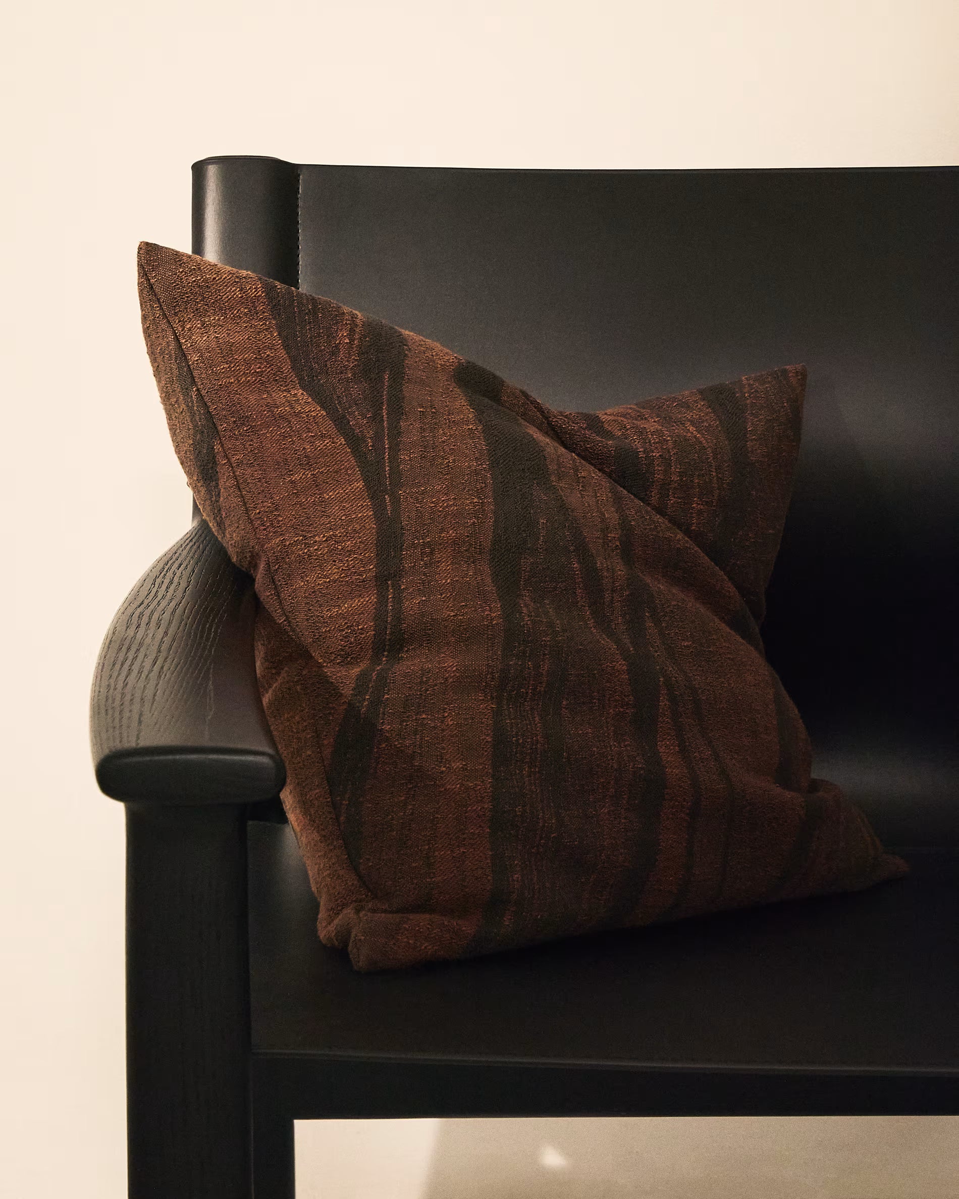 FRILO cushion cover brown