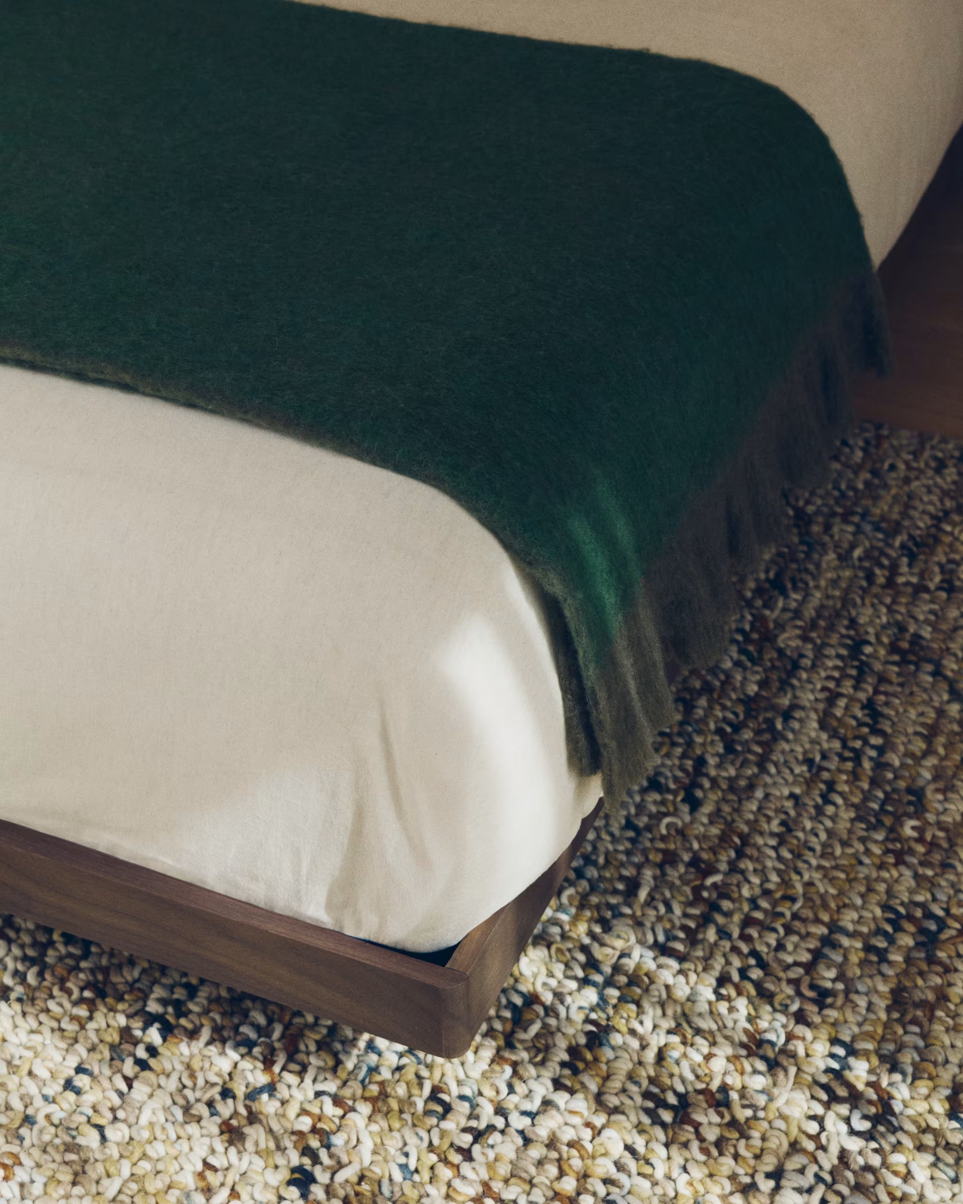 Pled ODELNA green with brown ruffles