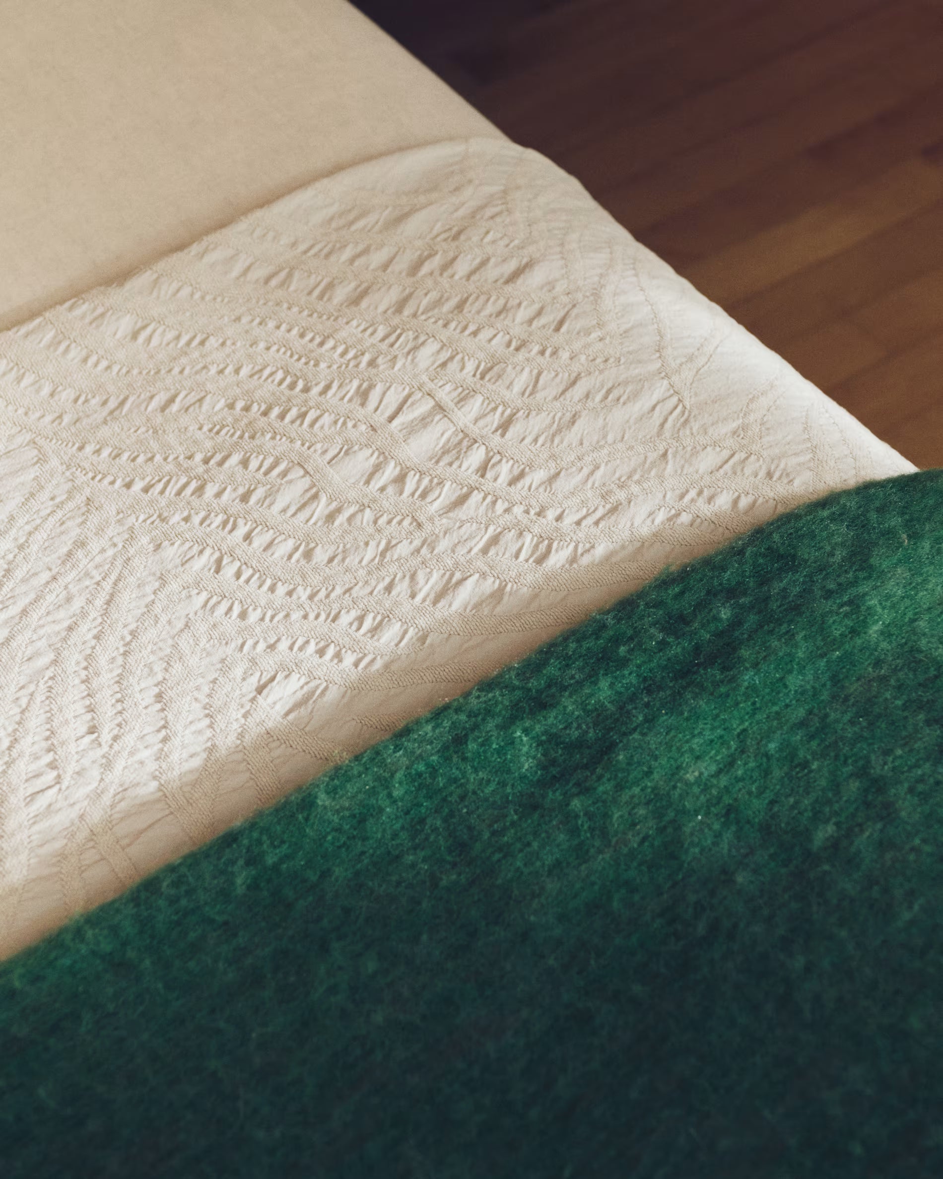 Pled ODELNA green with brown ruffles