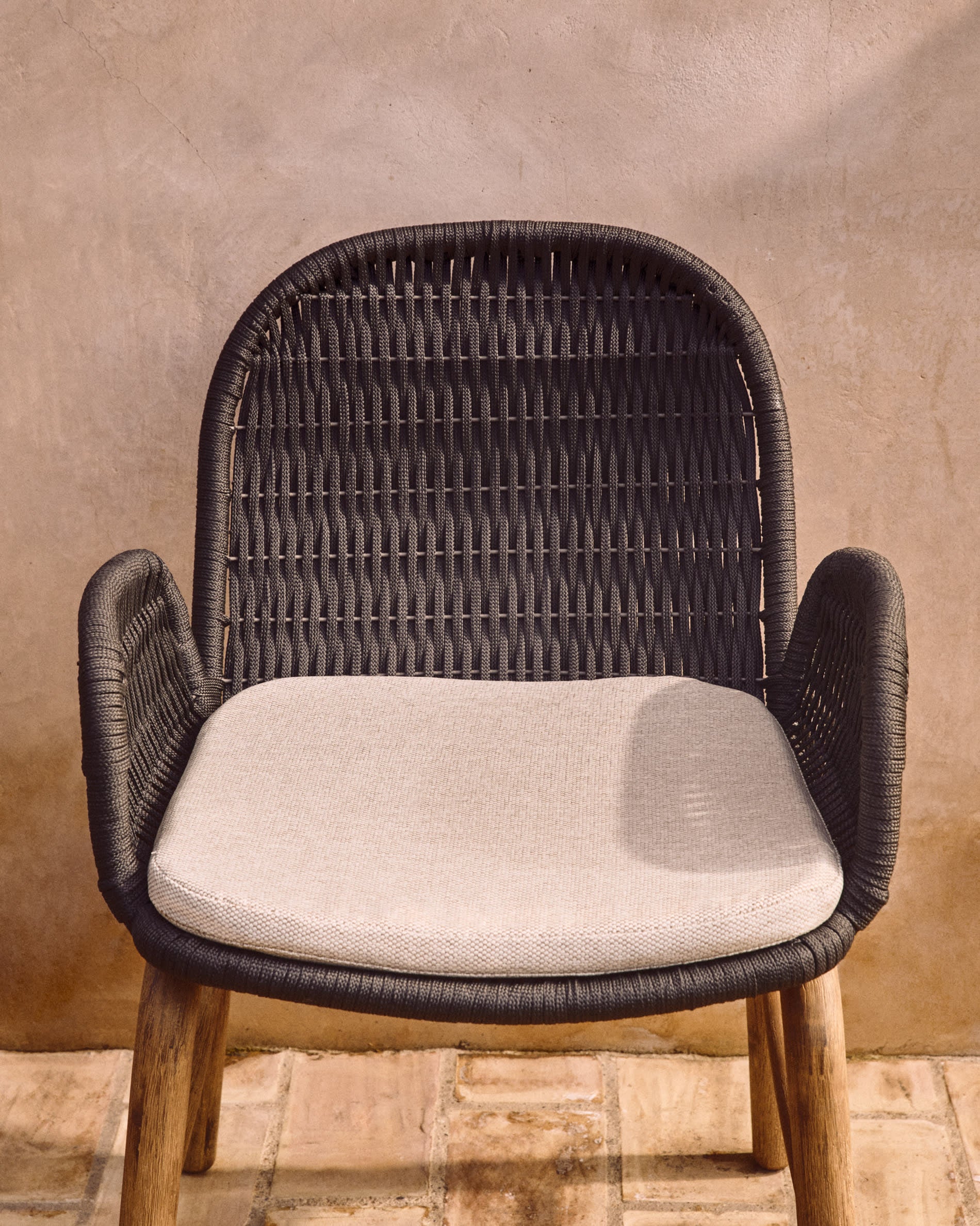 Zahradní křeslo s opěrkami ALIPA tmavě šedé