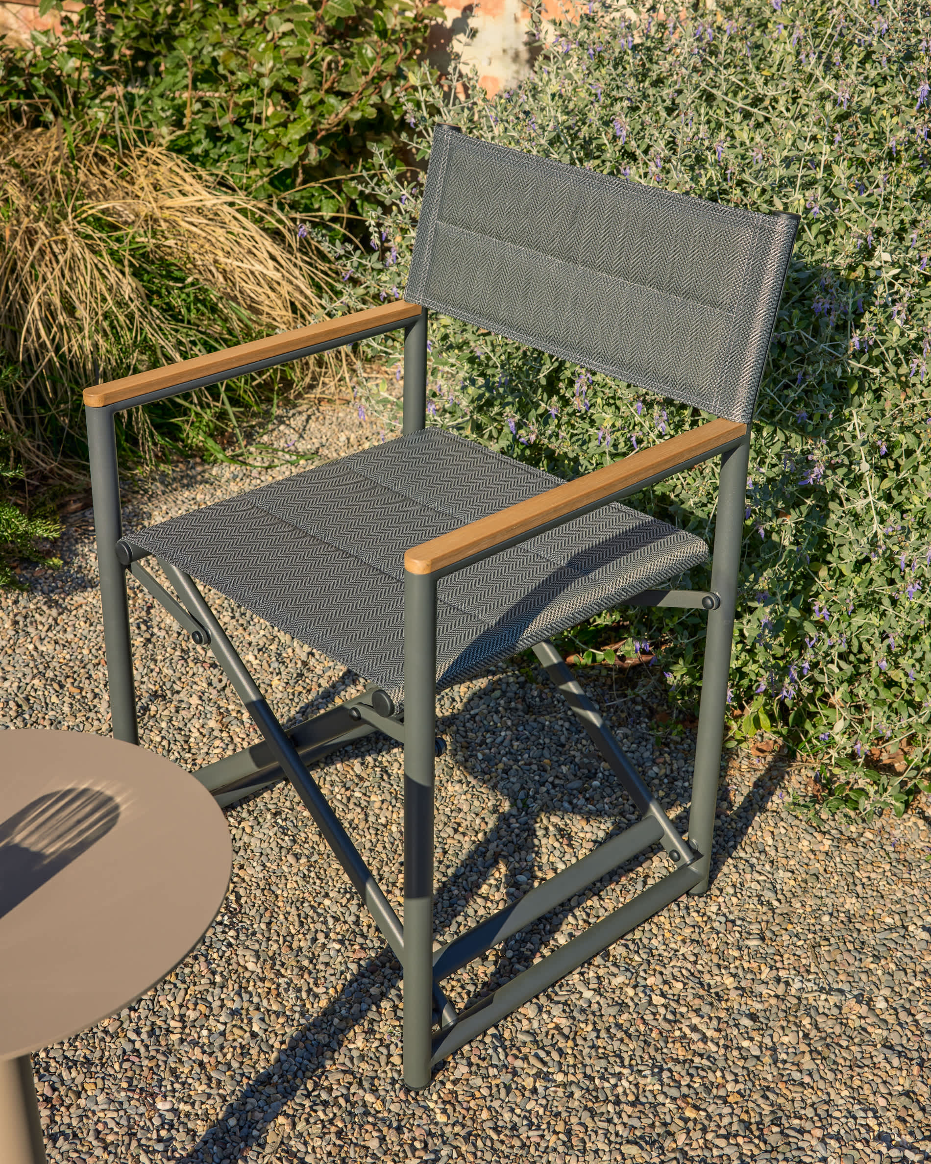 TISNO Folding Garden Chair in Graphite