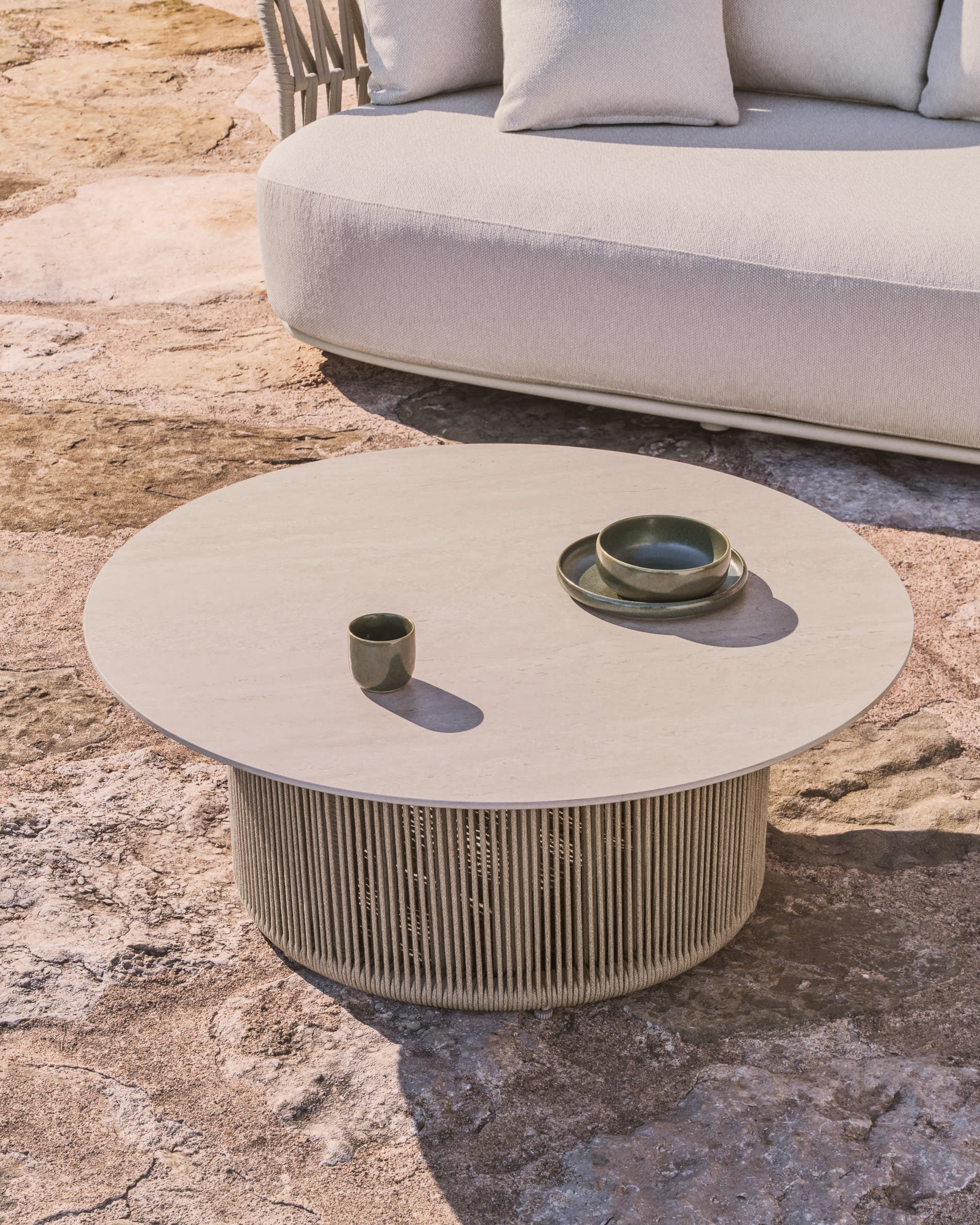 Zahradní konferenční stolek OROSEI ecru s béžovou barvou