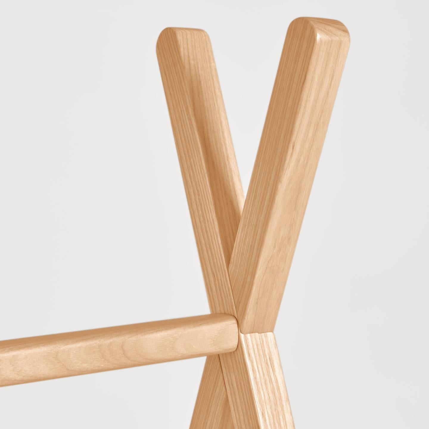 Łóżko tipi MARALIS lite drewno bukowe La Forma Eye on Design