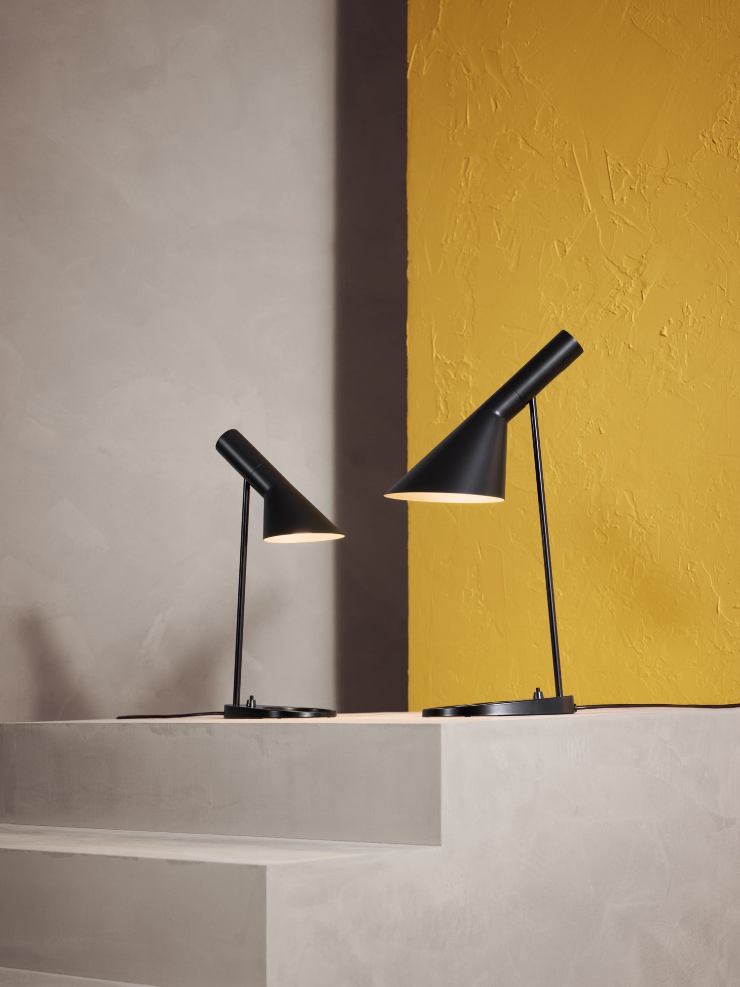 Stolní lampa AJ MINI černá