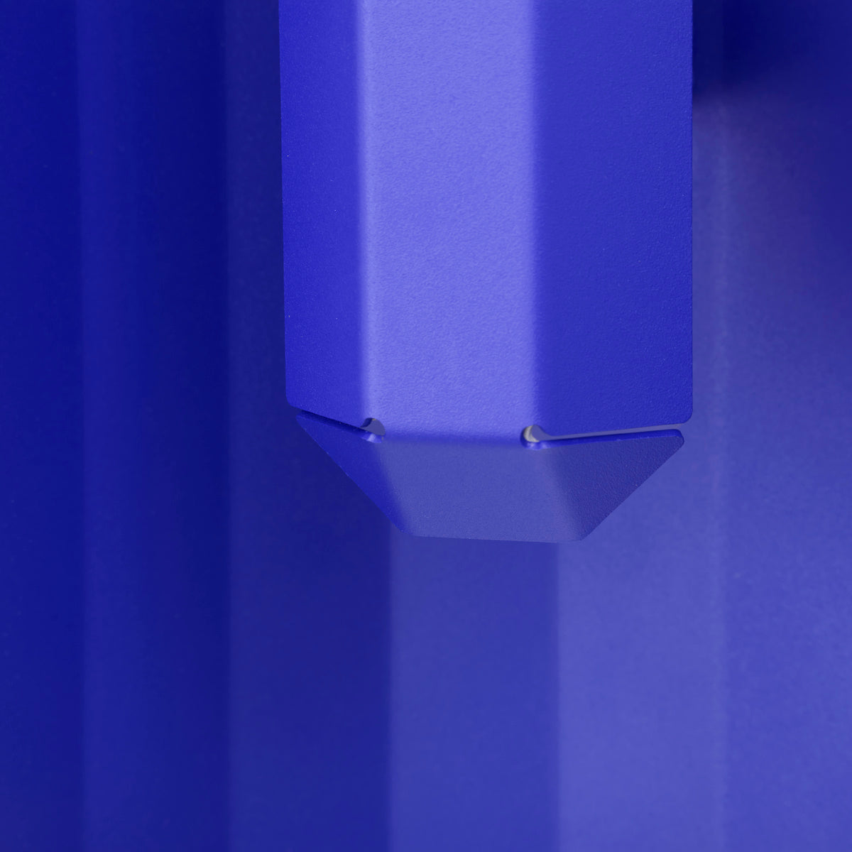 APOLIN cobalt wall lamp