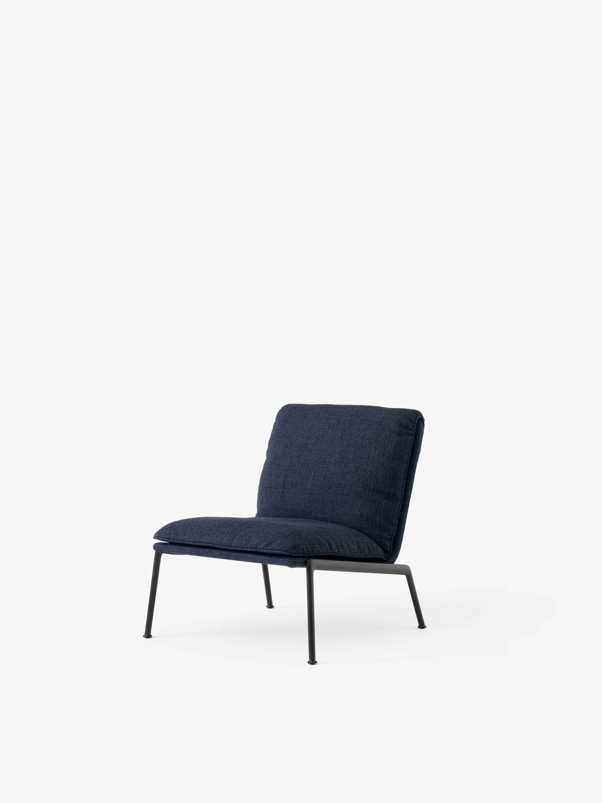 Křeslo MUNO LN18 čalouněné s černým podstavcem