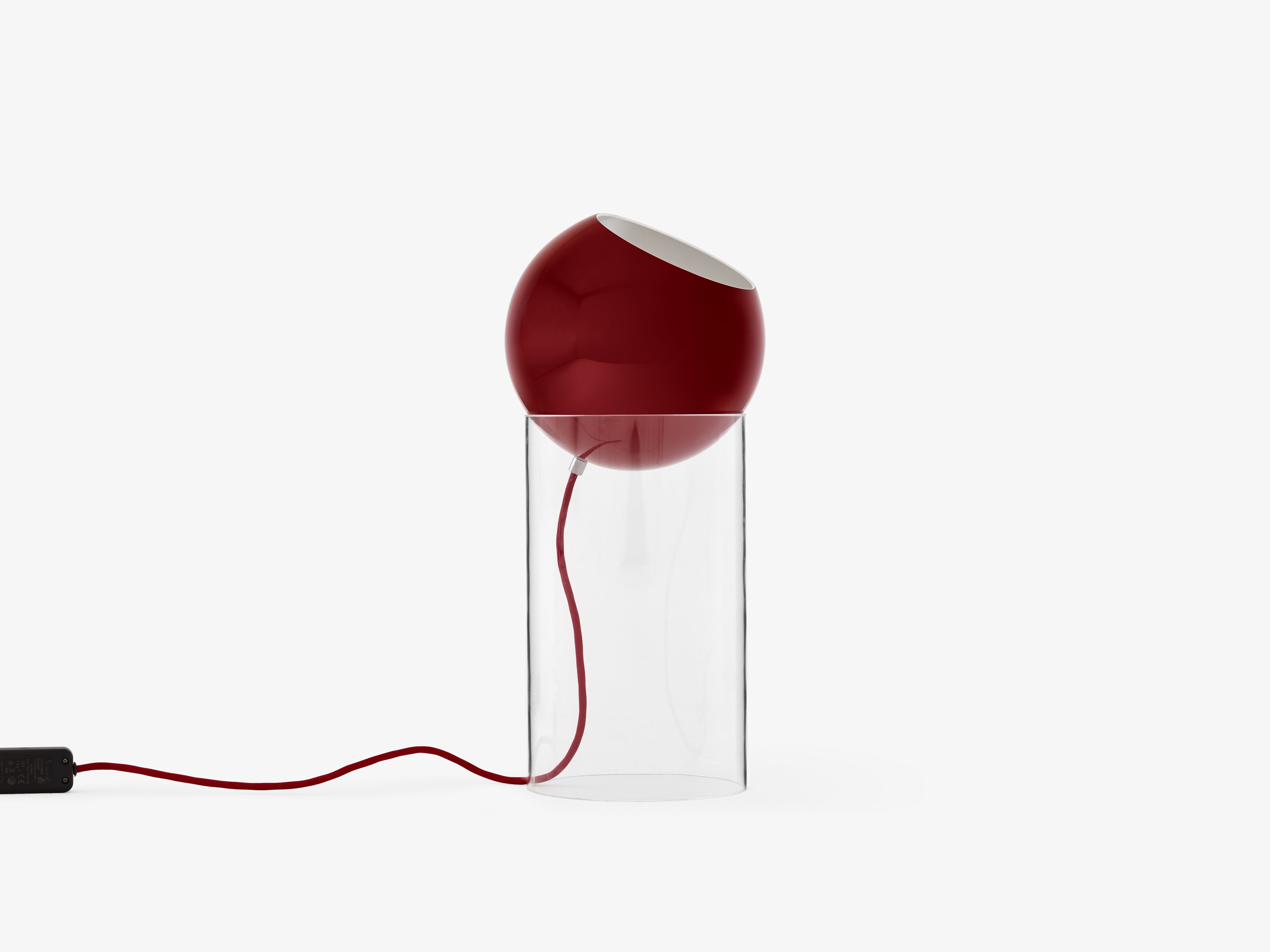 Stolní lampa TOPAN s červeným stínidlem a transparentním podstavcem