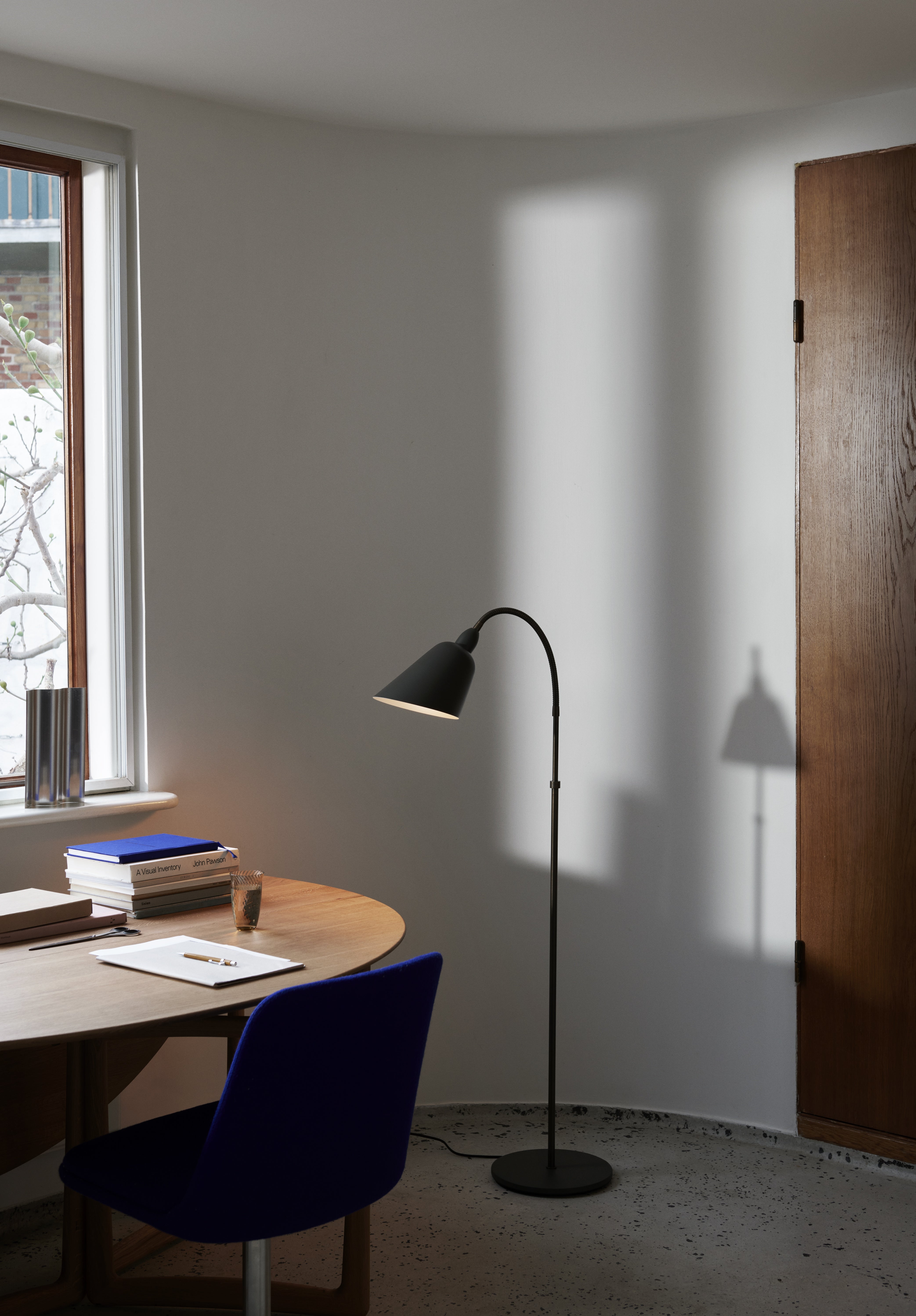 Stolní lampa BELLEVUE AJ7 černá s mosazným povrchem
