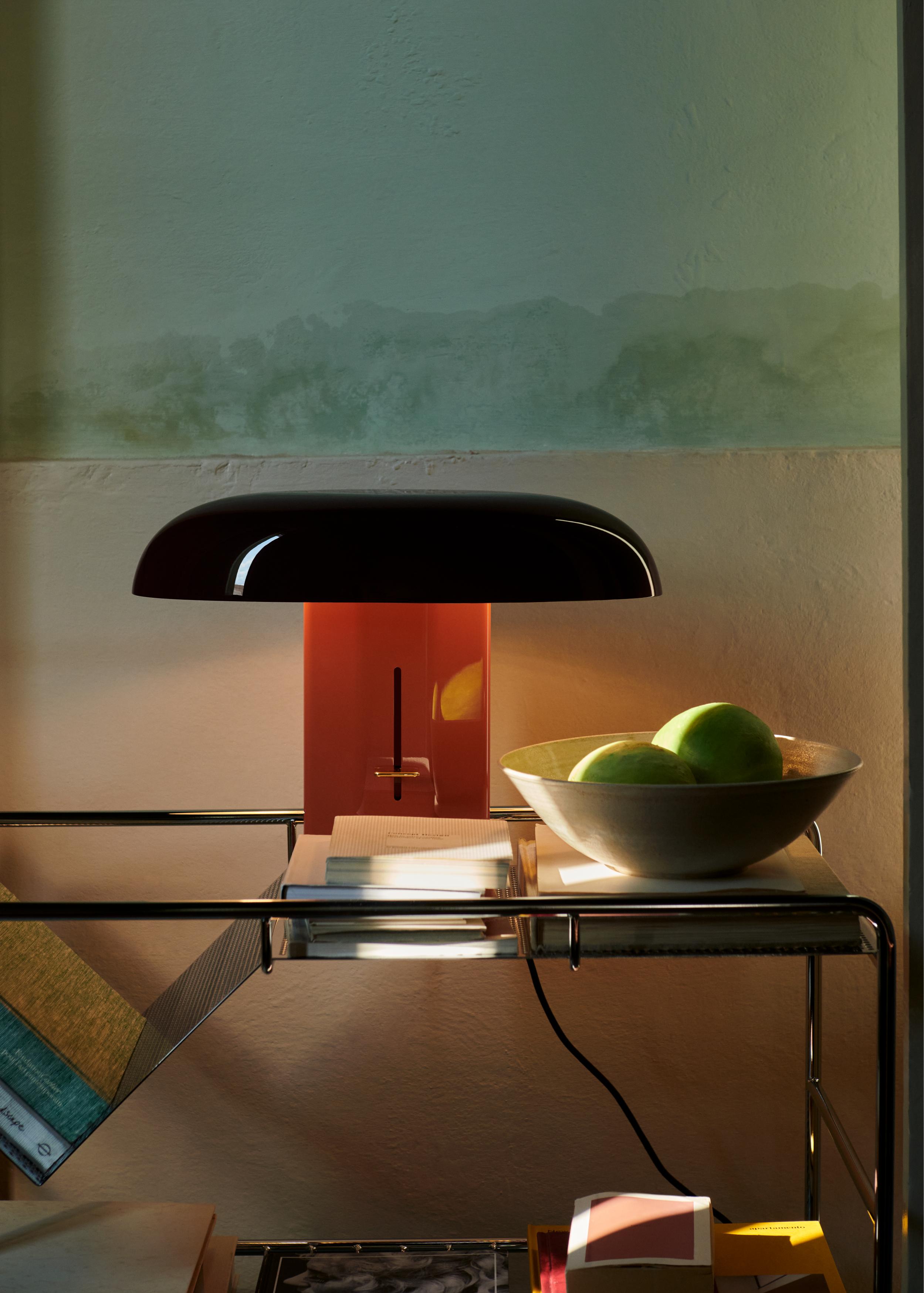 Lampa stolní MONTERA JH42 s rubínovým stínidlem a jantarovým podstavcem