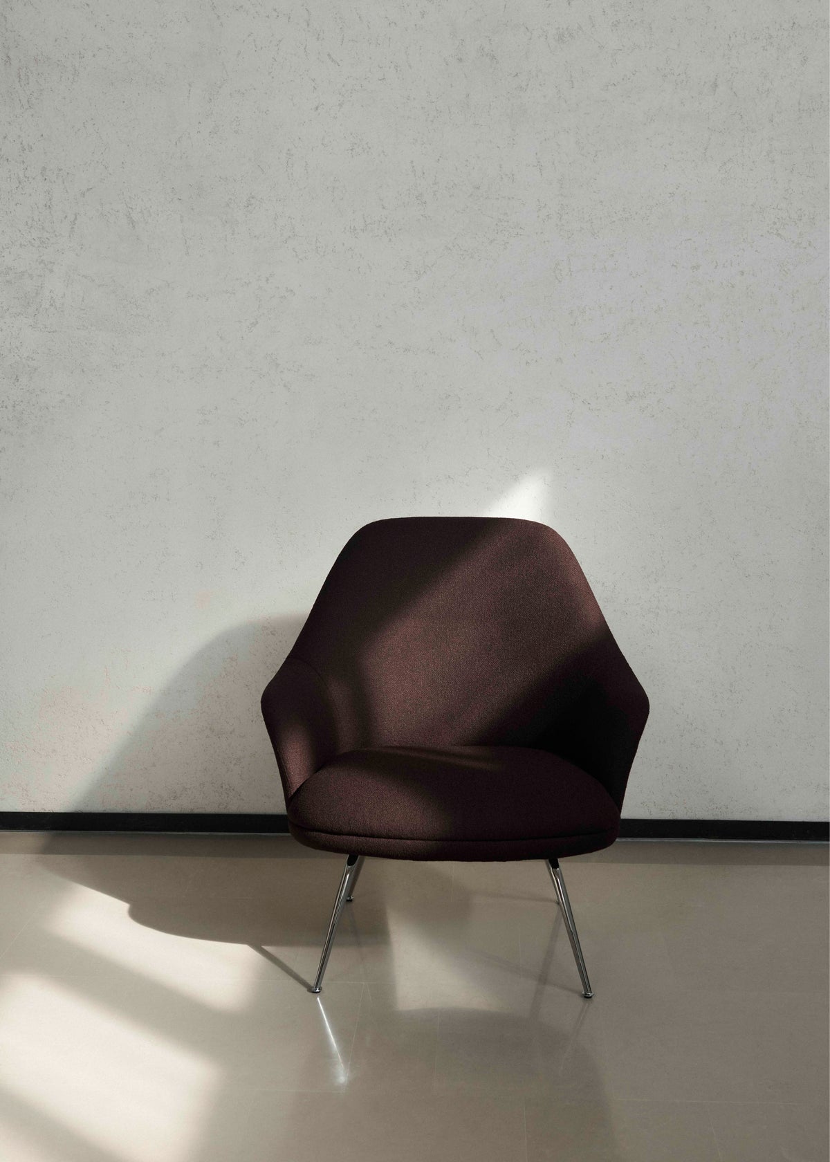 Křeslo RELY HW140 čalouněné s černým podstavcem