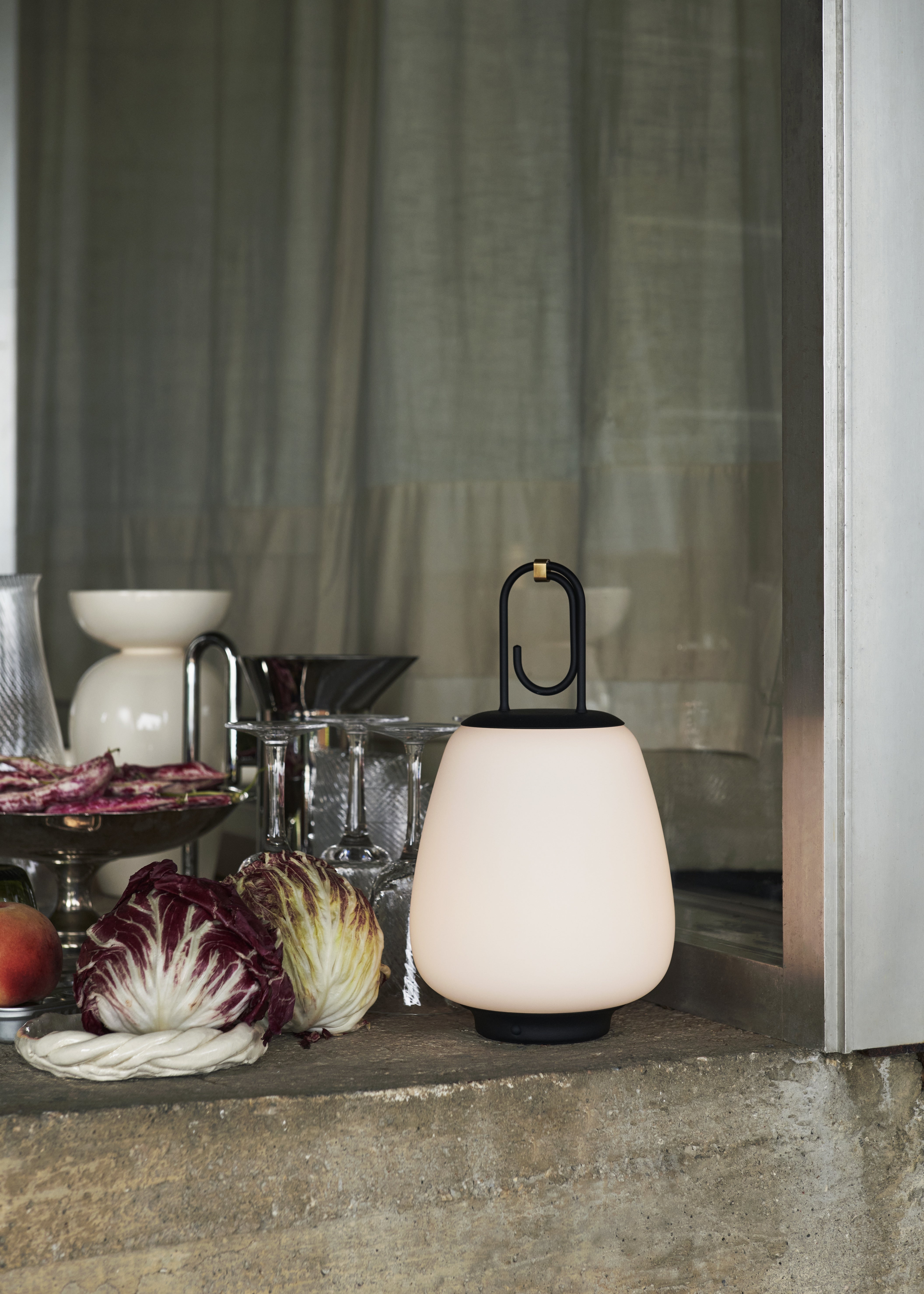 Přenosná venkovní lampa LUCCA SC51 bílá s černým povrchem