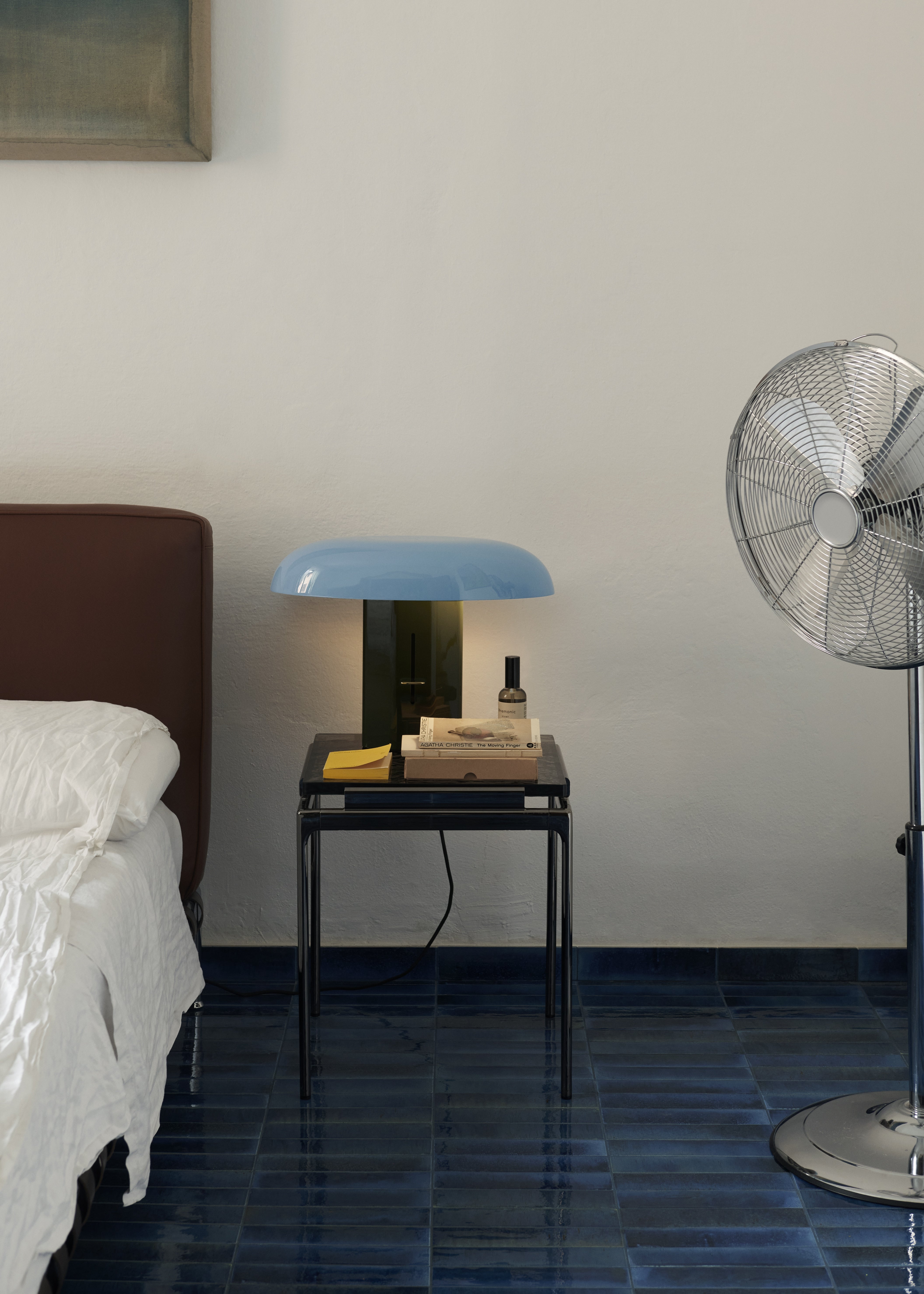 Stolní lampa MONTERA JH42 s modrým stínidlem a tmavě zeleným podstavcem