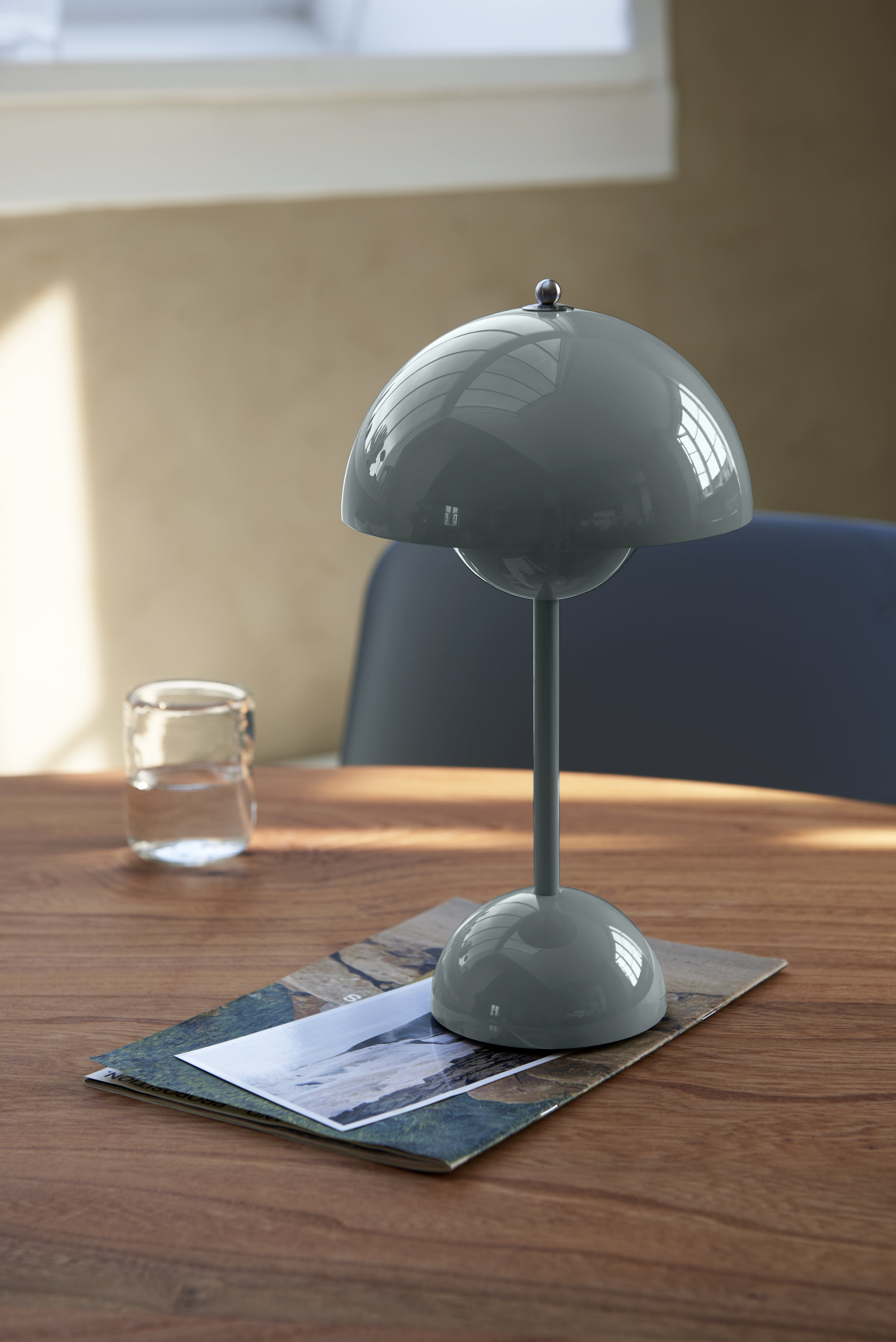 Lampa prenosná FLOWERPOT VP9 šedobluá