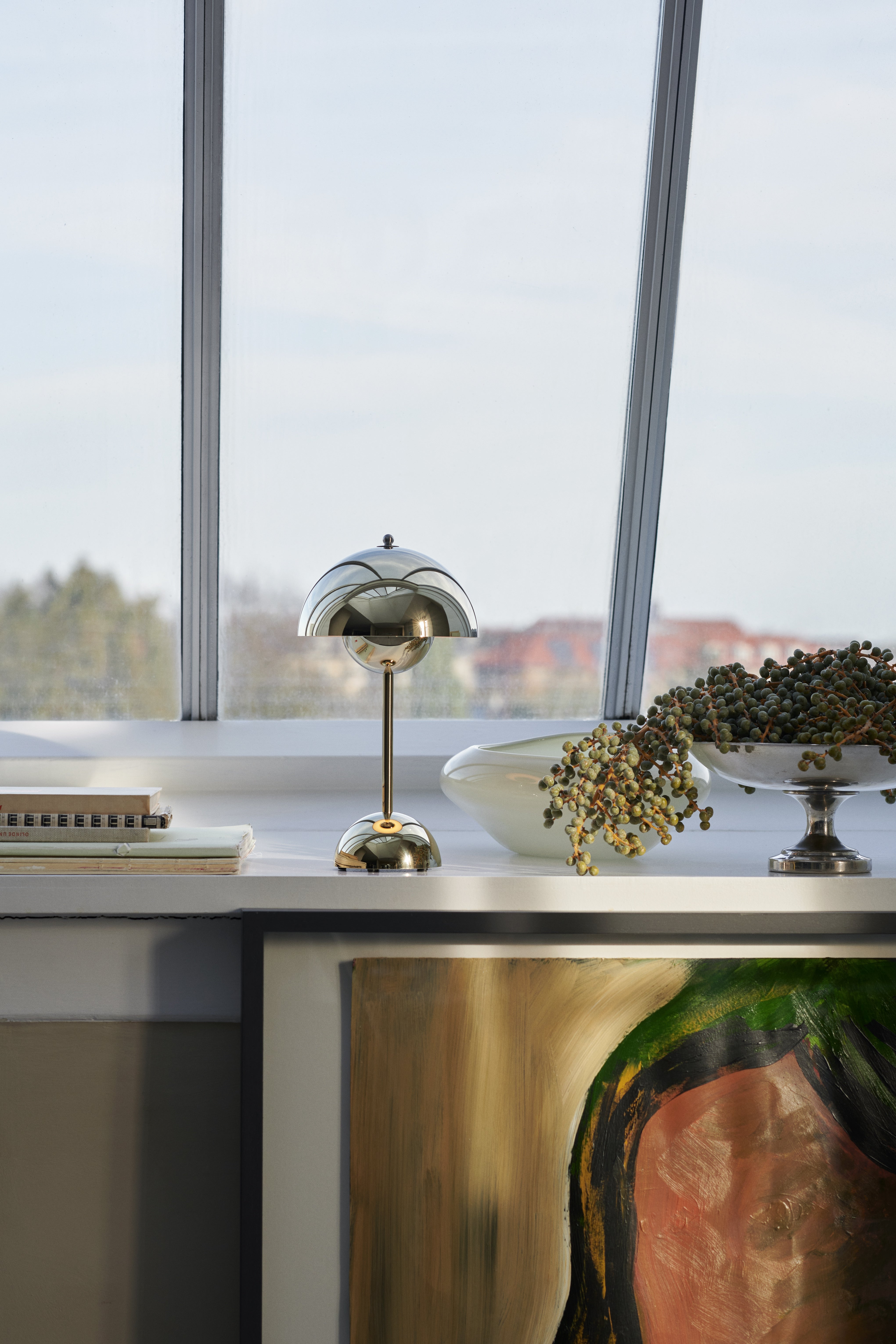 Přenosná lampa FLOWERPOT VP9 v chromovém provedení