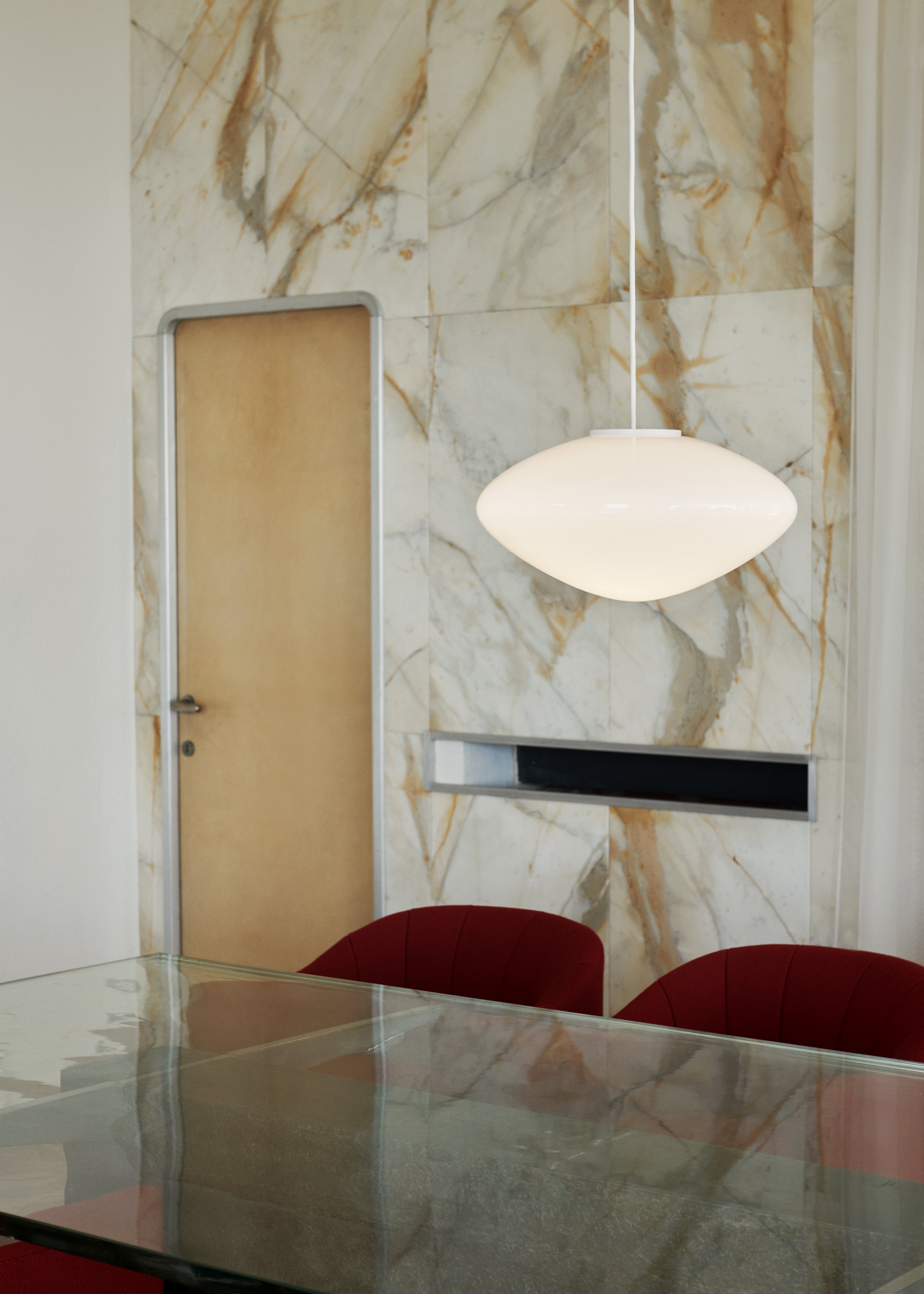 Lampa visící MIST s opálovým stínidlem