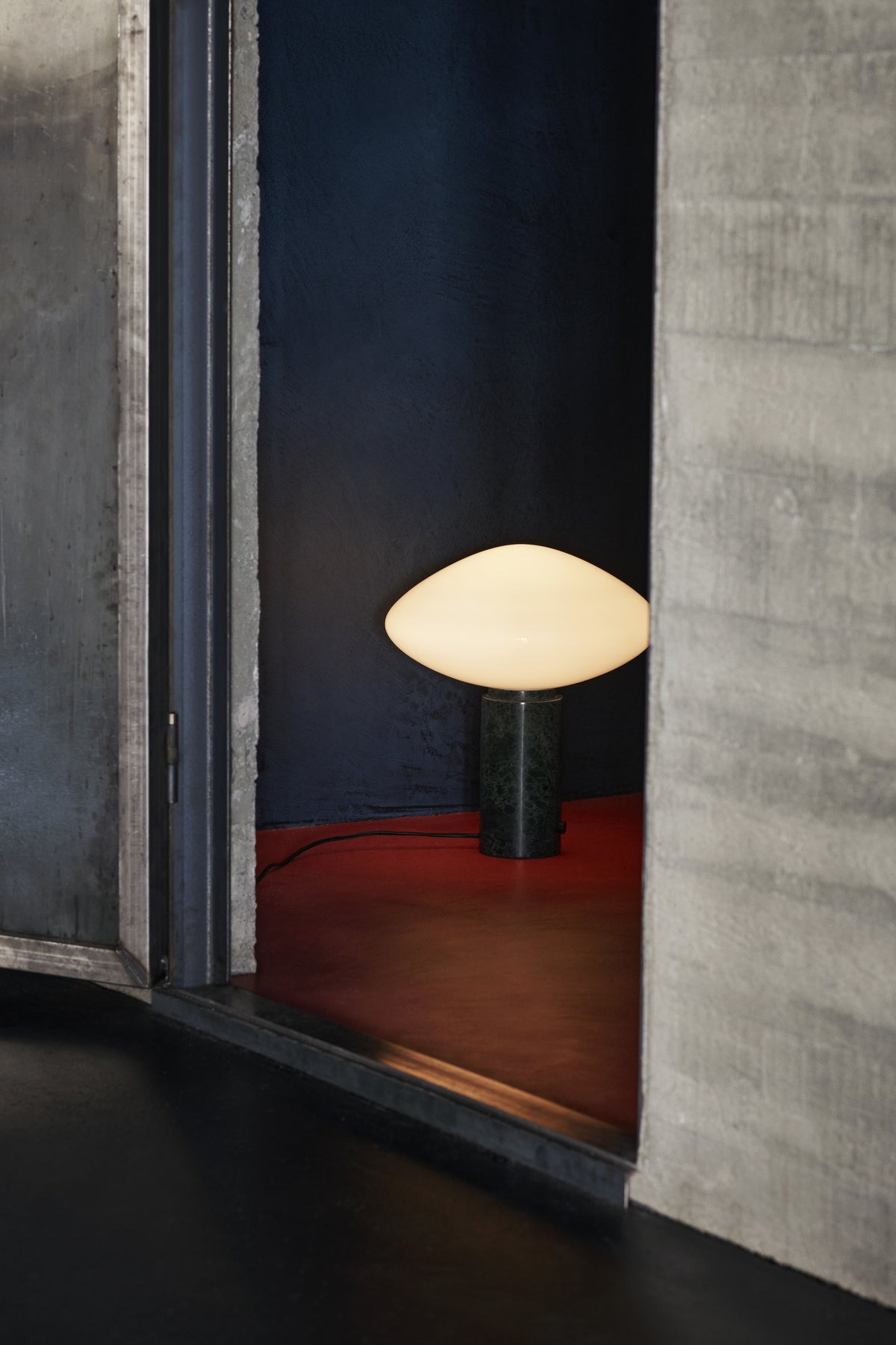 Stolní lampa MIST AP17 skleněné stínidlo se zeleným mramorovým podstavcem