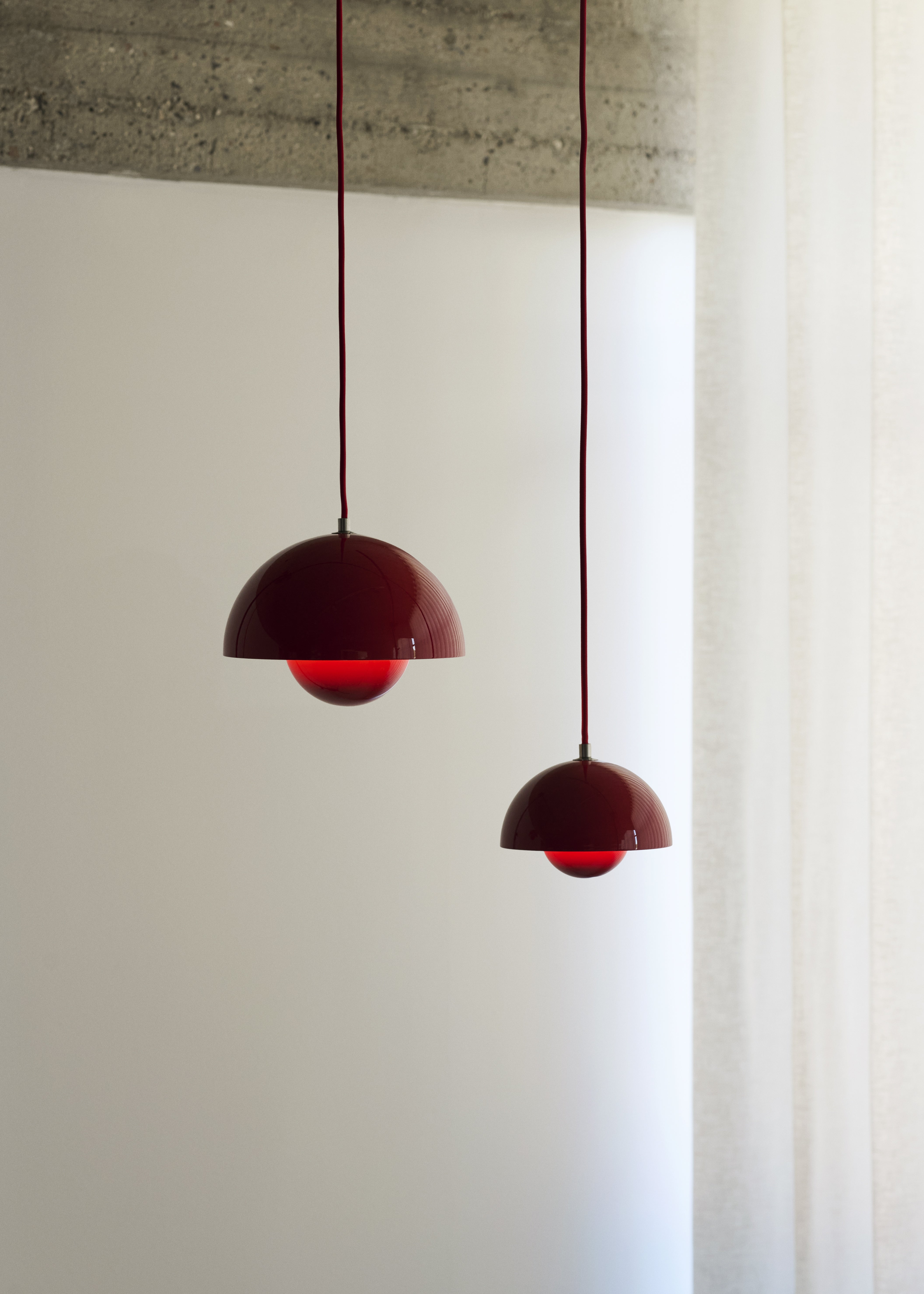 Lampa visící FLOWERPOT vínově červená