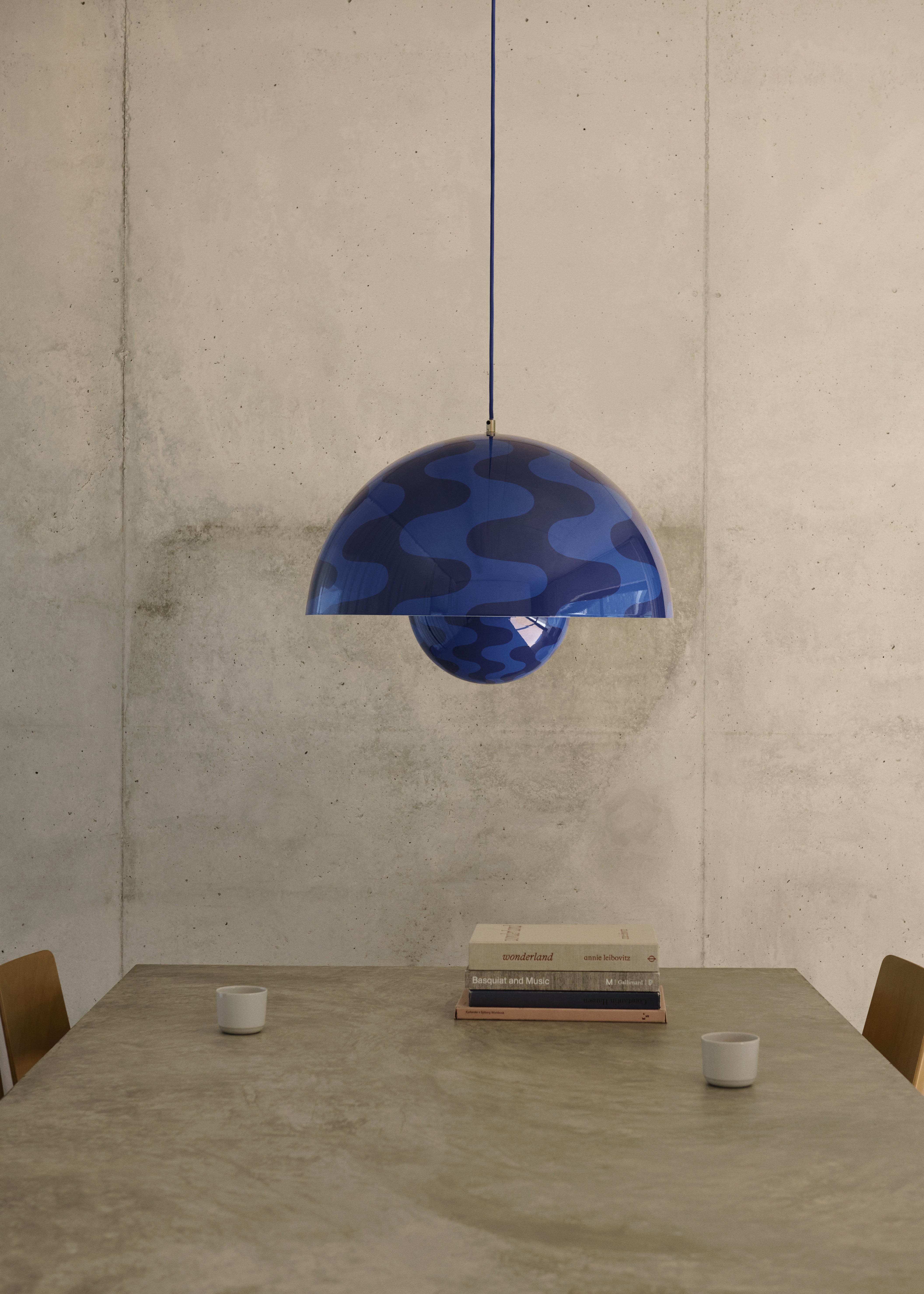 Lampa visící FLOWERPOT modro-černý vzor
