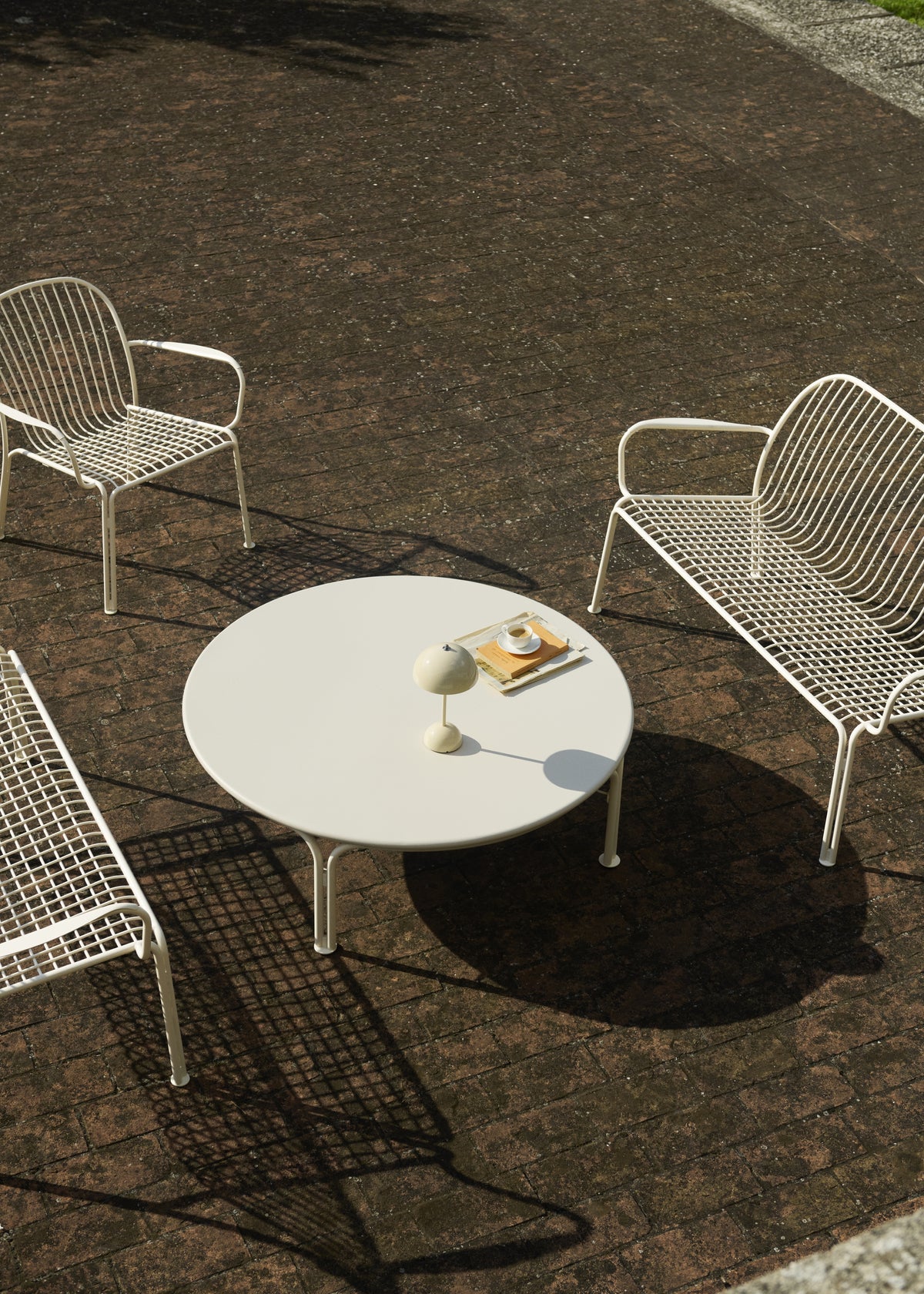 Zahradní konferenční stolek THORVALD slonová kost