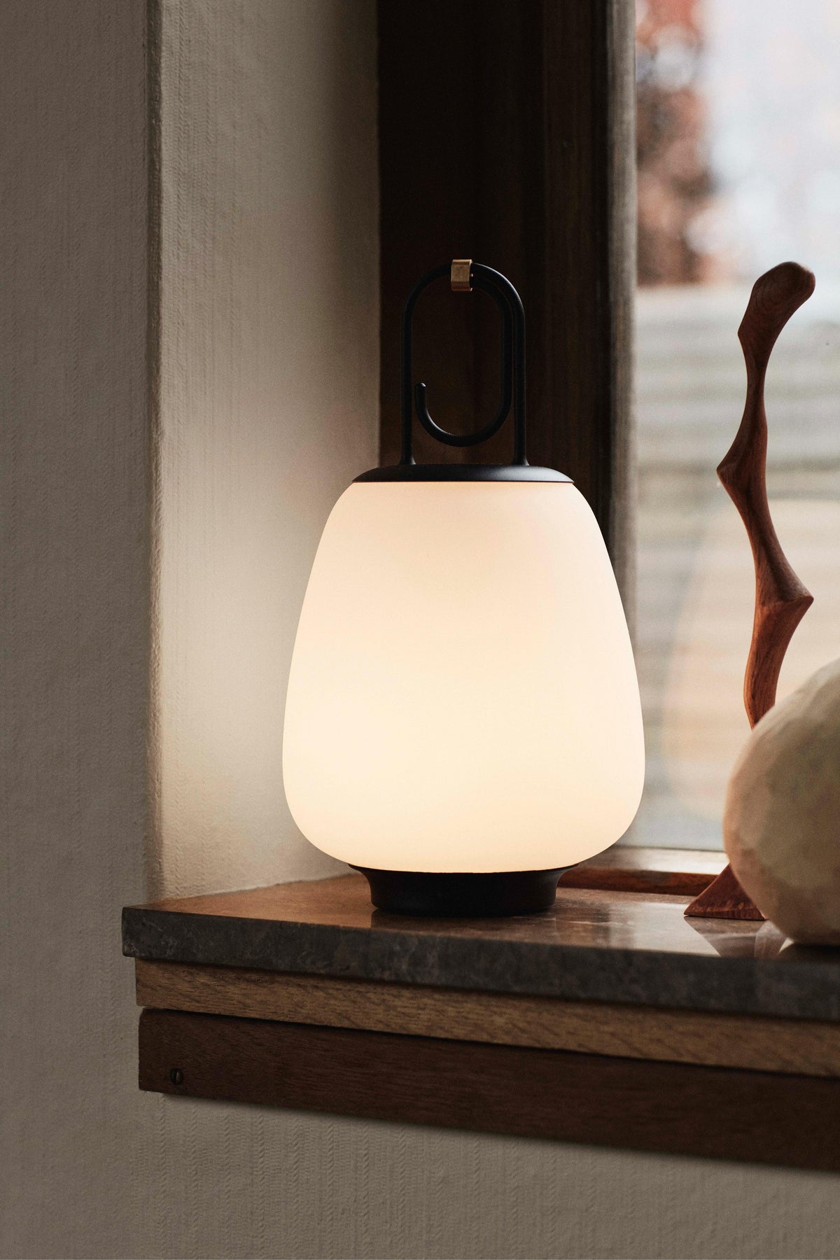 Přenosná venkovní lampa LUCCA SC51 bílá s černým povrchem