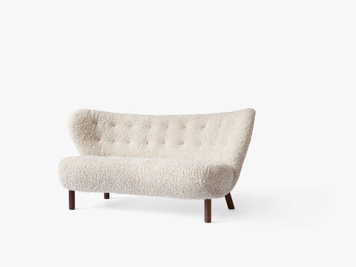 Sofa pro 2 osoby LITTLE PETRA VB2 čalouněná s ořechovým podstavcem