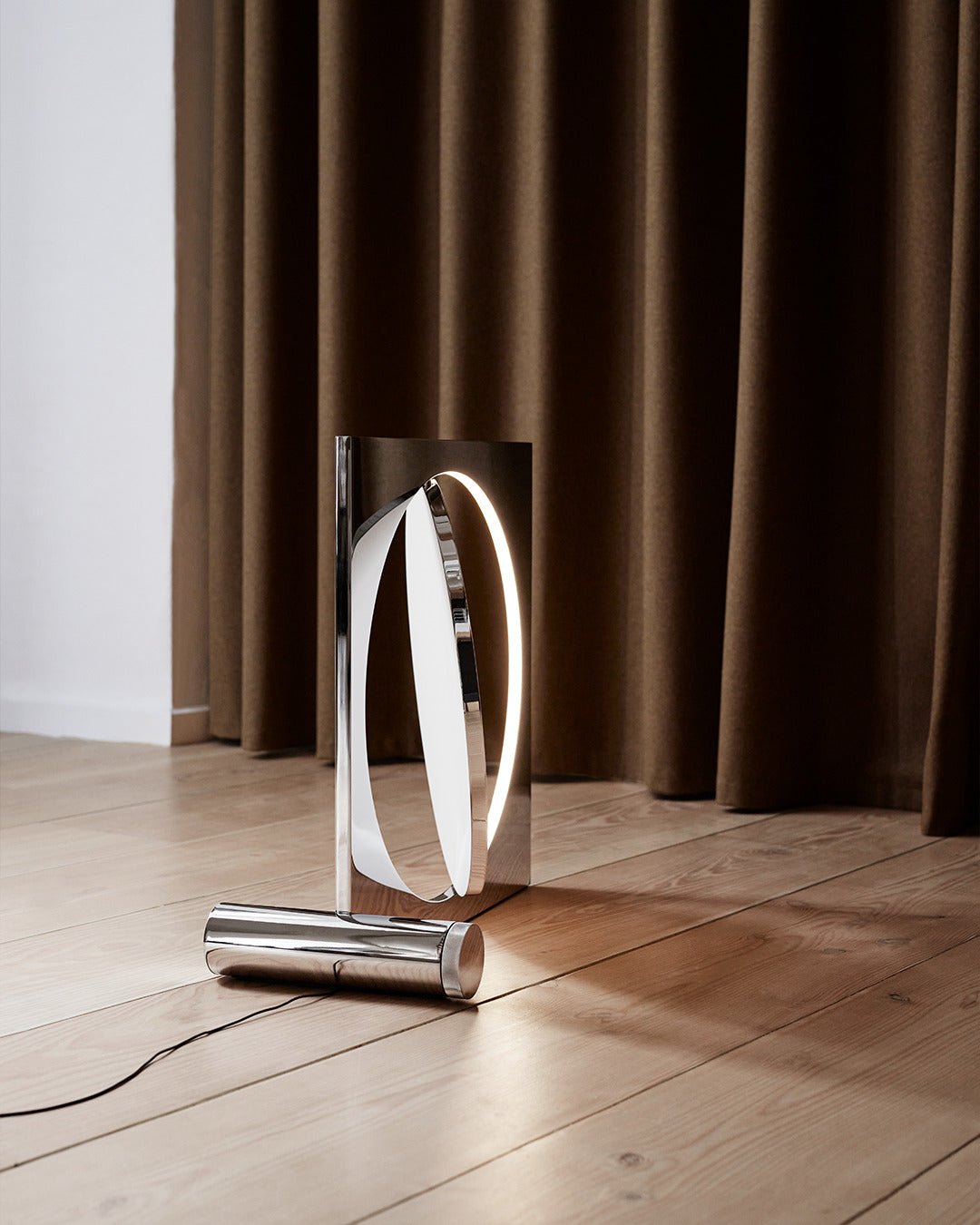 Stojací lampa MOONSETTER chromovaná