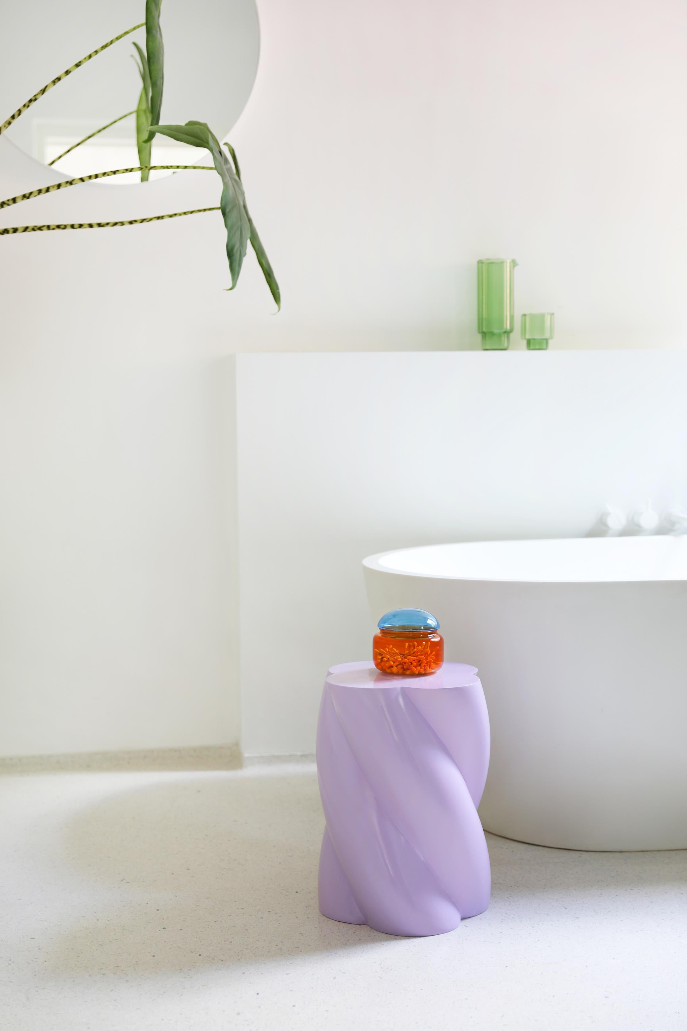 Boční stolek MARSHMALLOW liliový