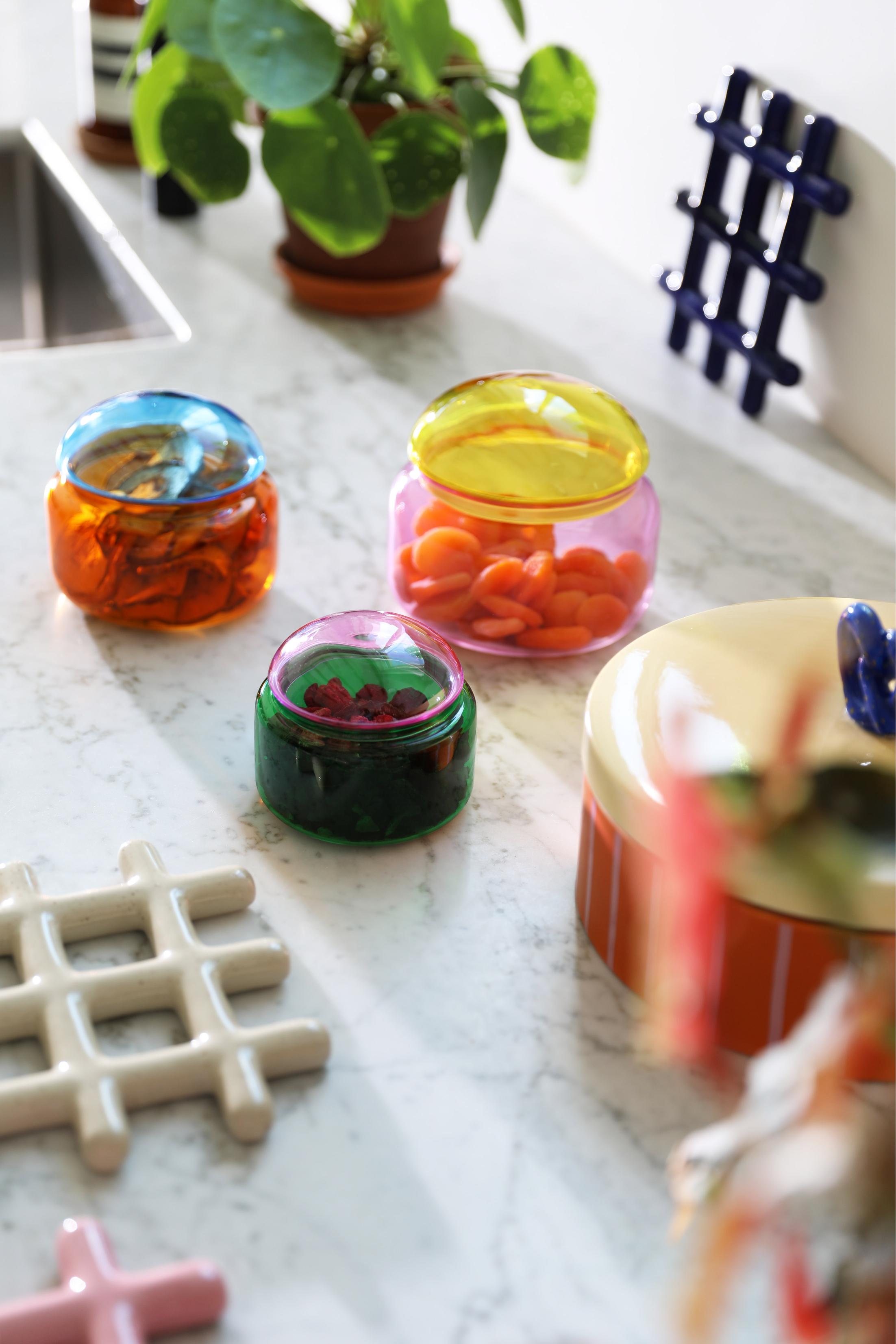 Skleněný kontejner PUFFY růžový se žlutým víkem