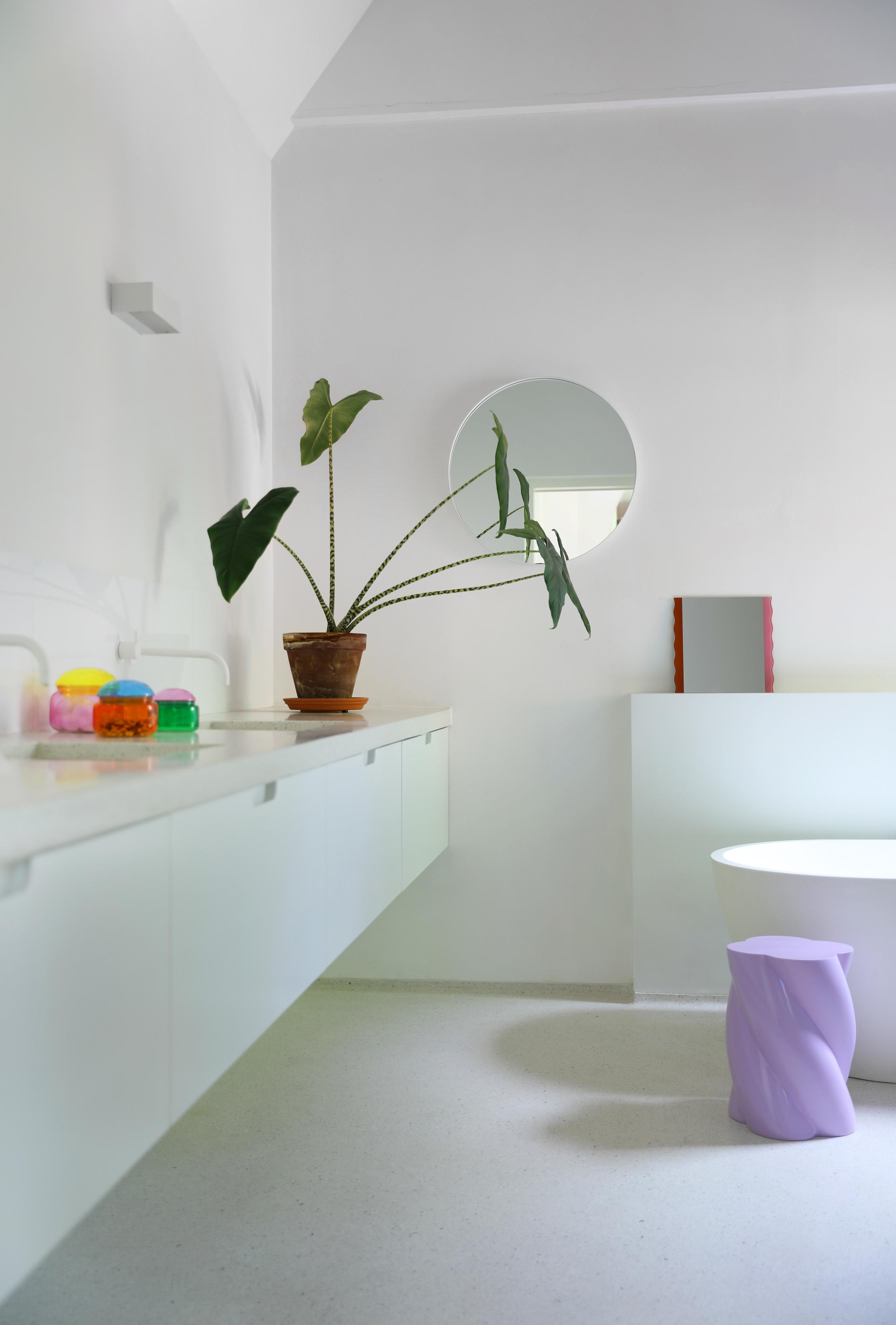 Boční stolek MARSHMALLOW liliový