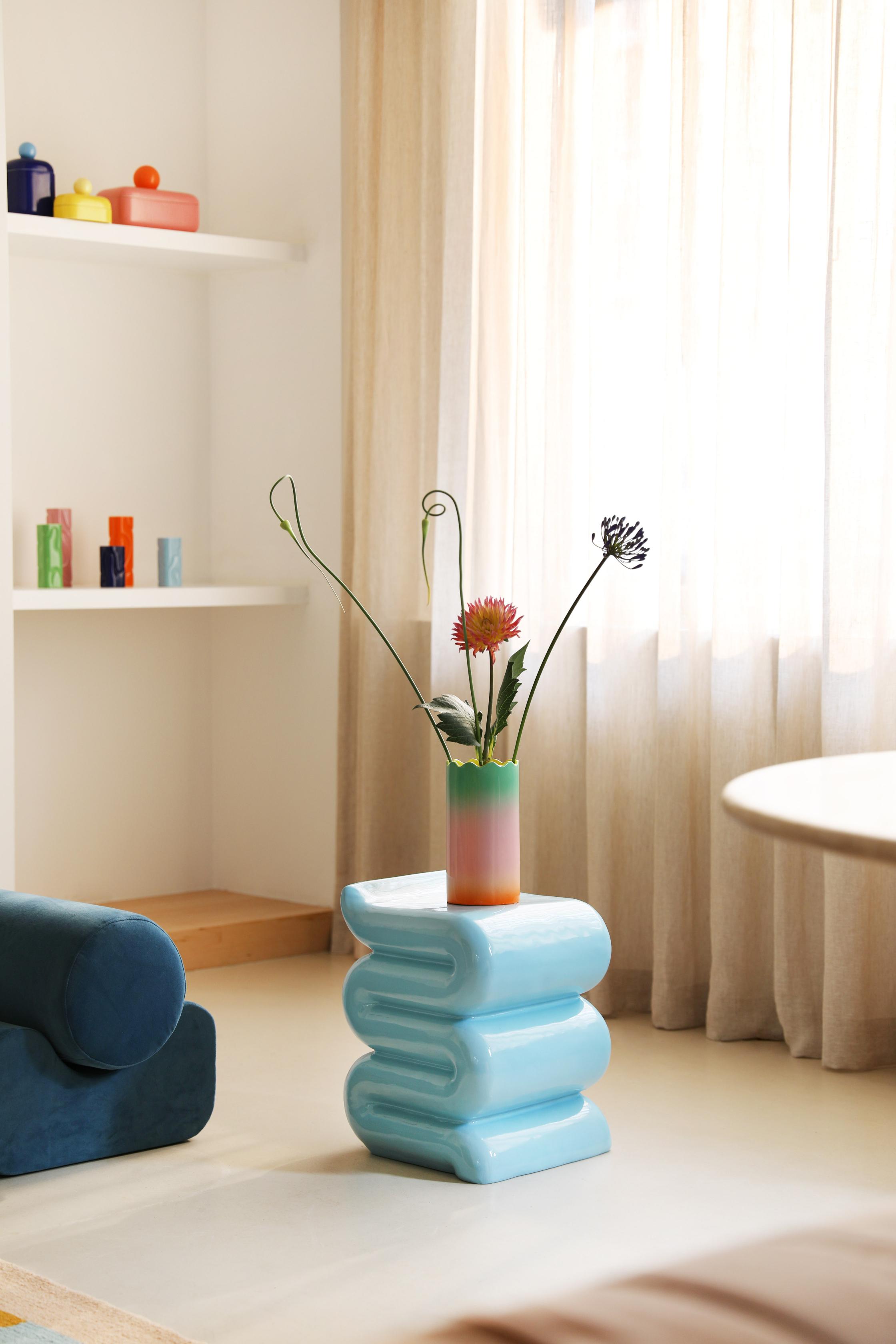 Boční stolek WHIP modrý